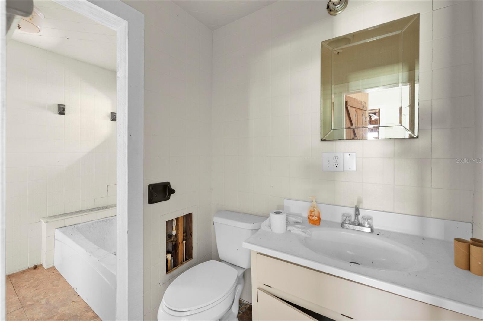 UNREC TRACTS IN 01-21S-20E - Residential