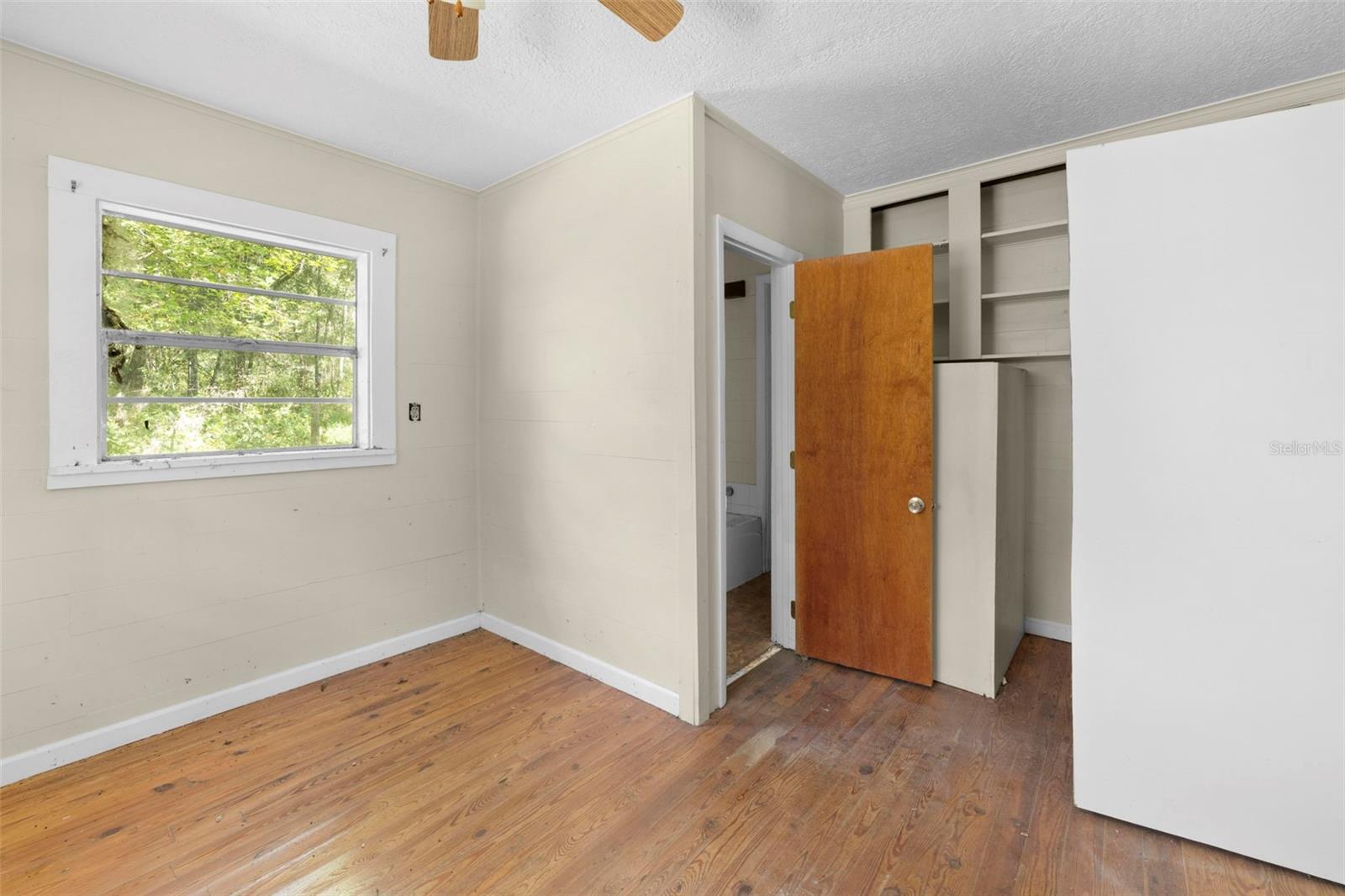 UNREC TRACTS IN 01-21S-20E - Residential