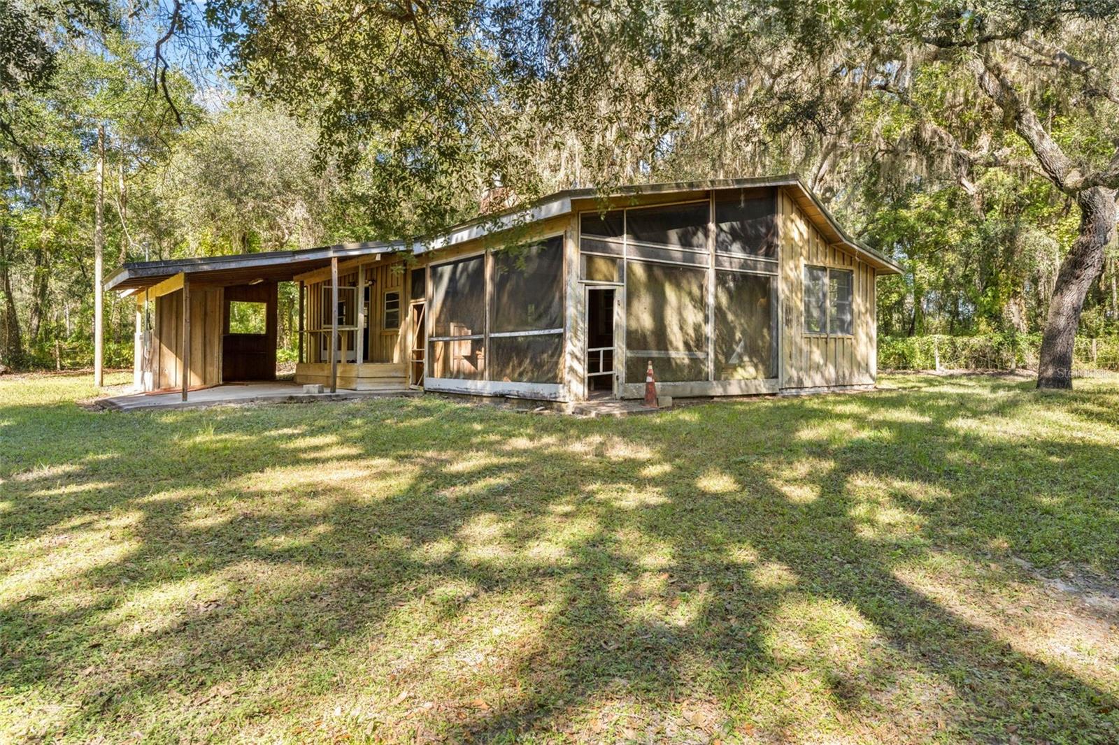 UNREC TRACTS IN 01-21S-20E - Residential