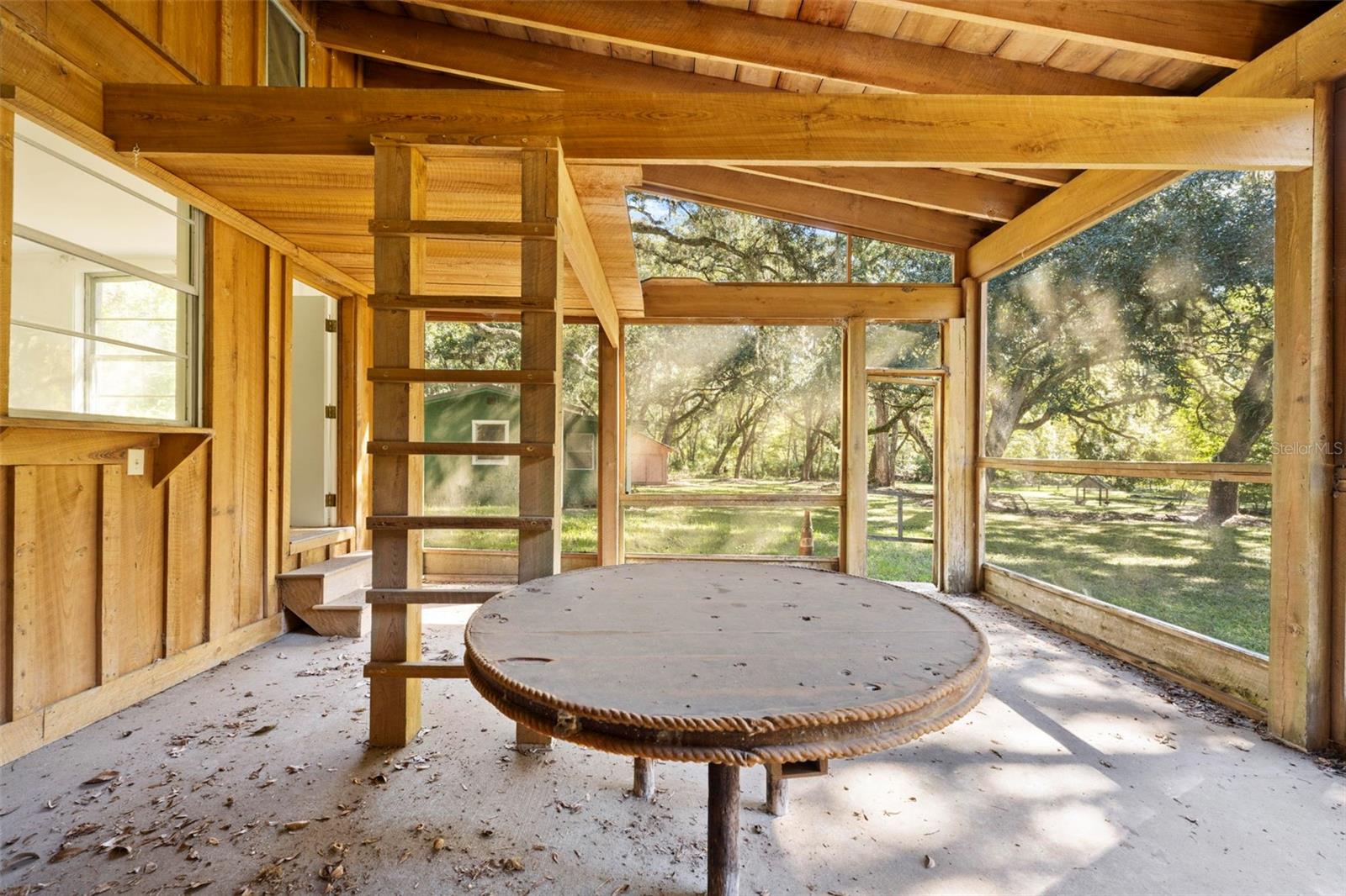 UNREC TRACTS IN 01-21S-20E - Residential