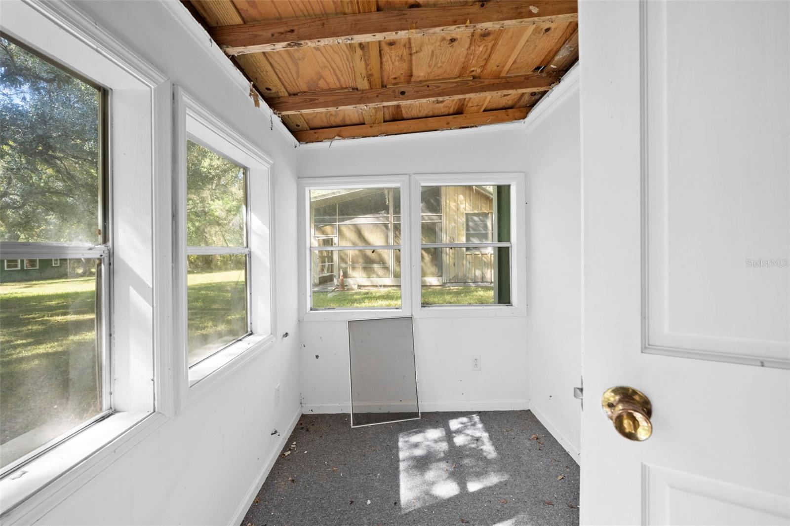 UNREC TRACTS IN 01-21S-20E - Residential