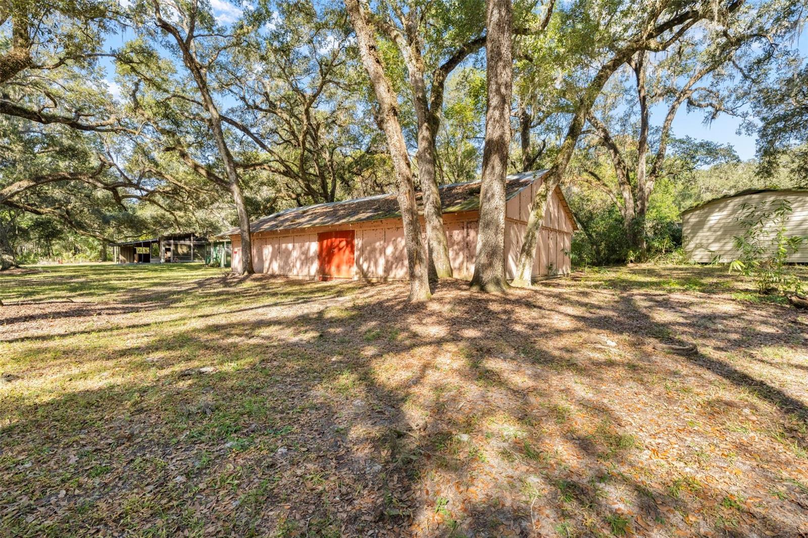 UNREC TRACTS IN 01-21S-20E - Residential