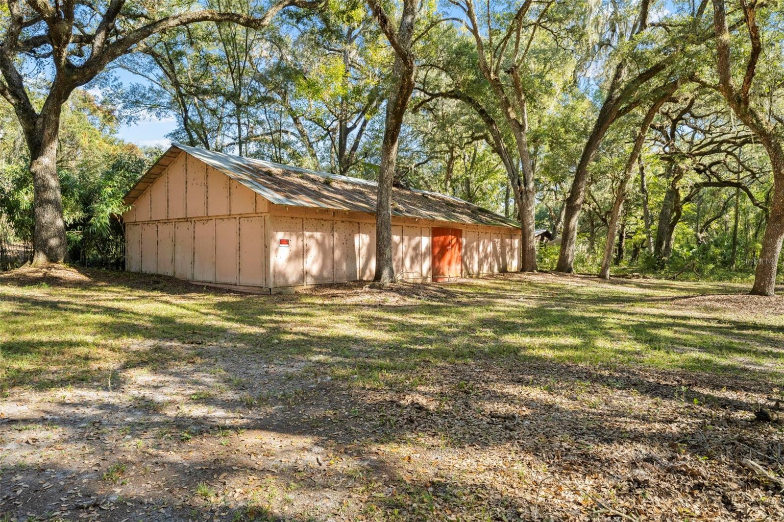 UNREC TRACTS IN 01-21S-20E - Residential