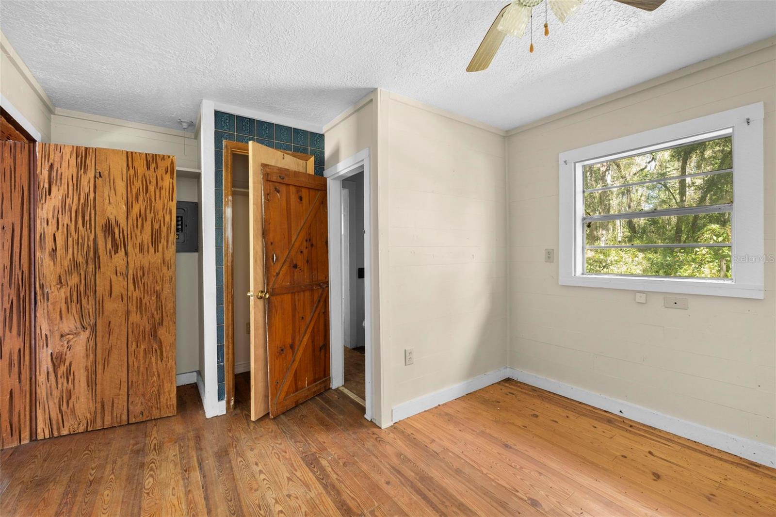 UNREC TRACTS IN 01-21S-20E - Residential