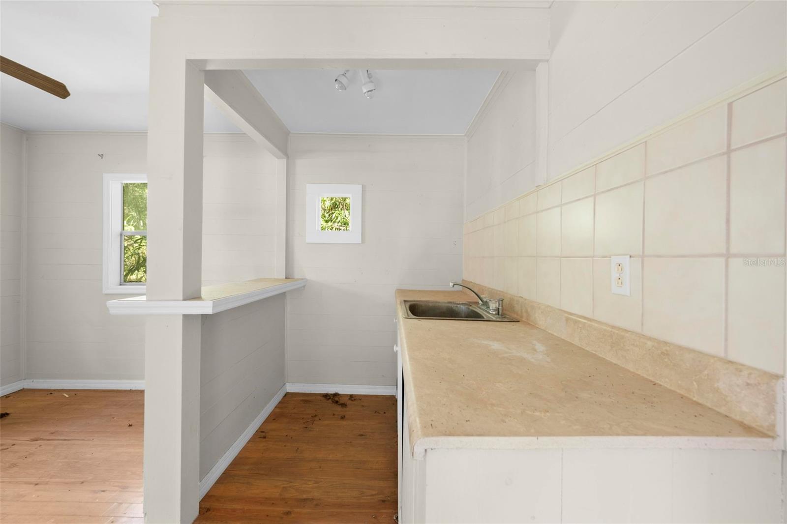 UNREC TRACTS IN 01-21S-20E - Residential