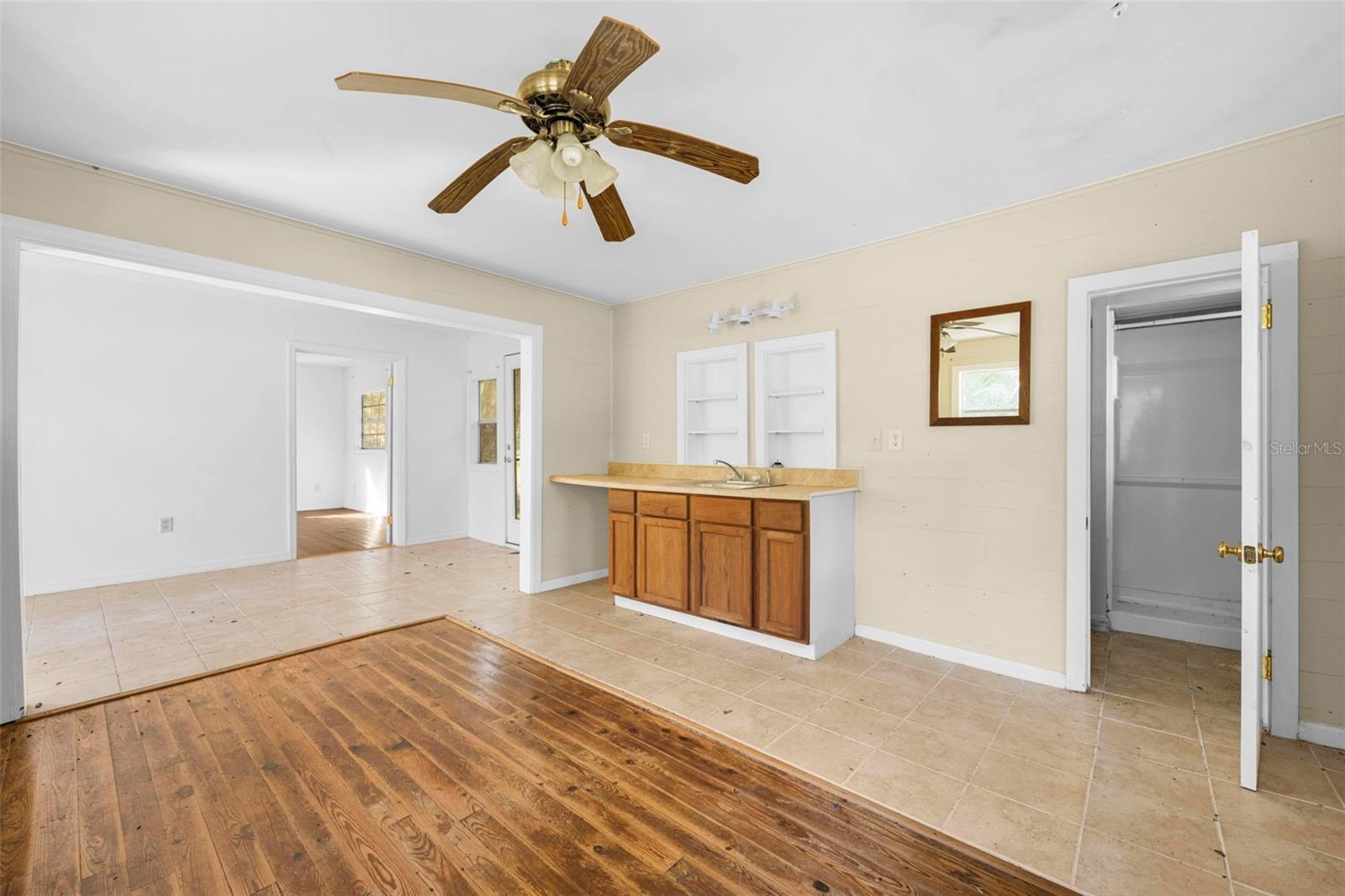 UNREC TRACTS IN 01-21S-20E - Residential