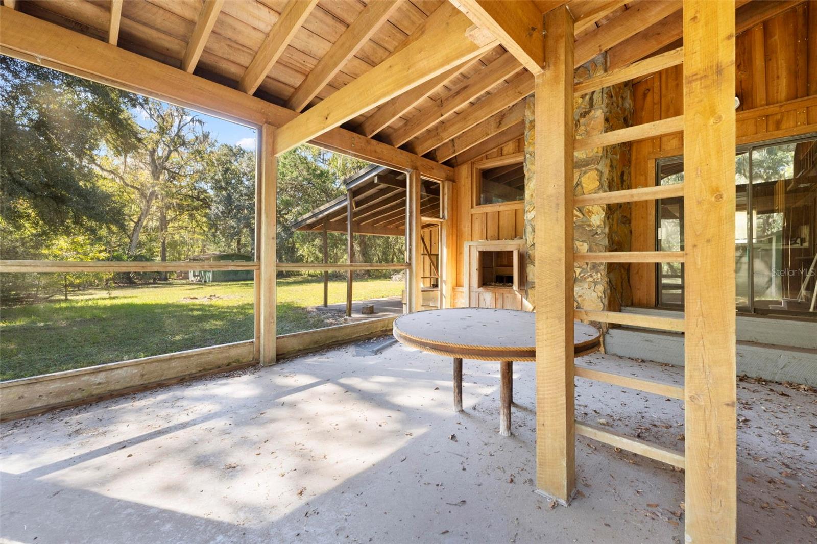 UNREC TRACTS IN 01-21S-20E - Residential