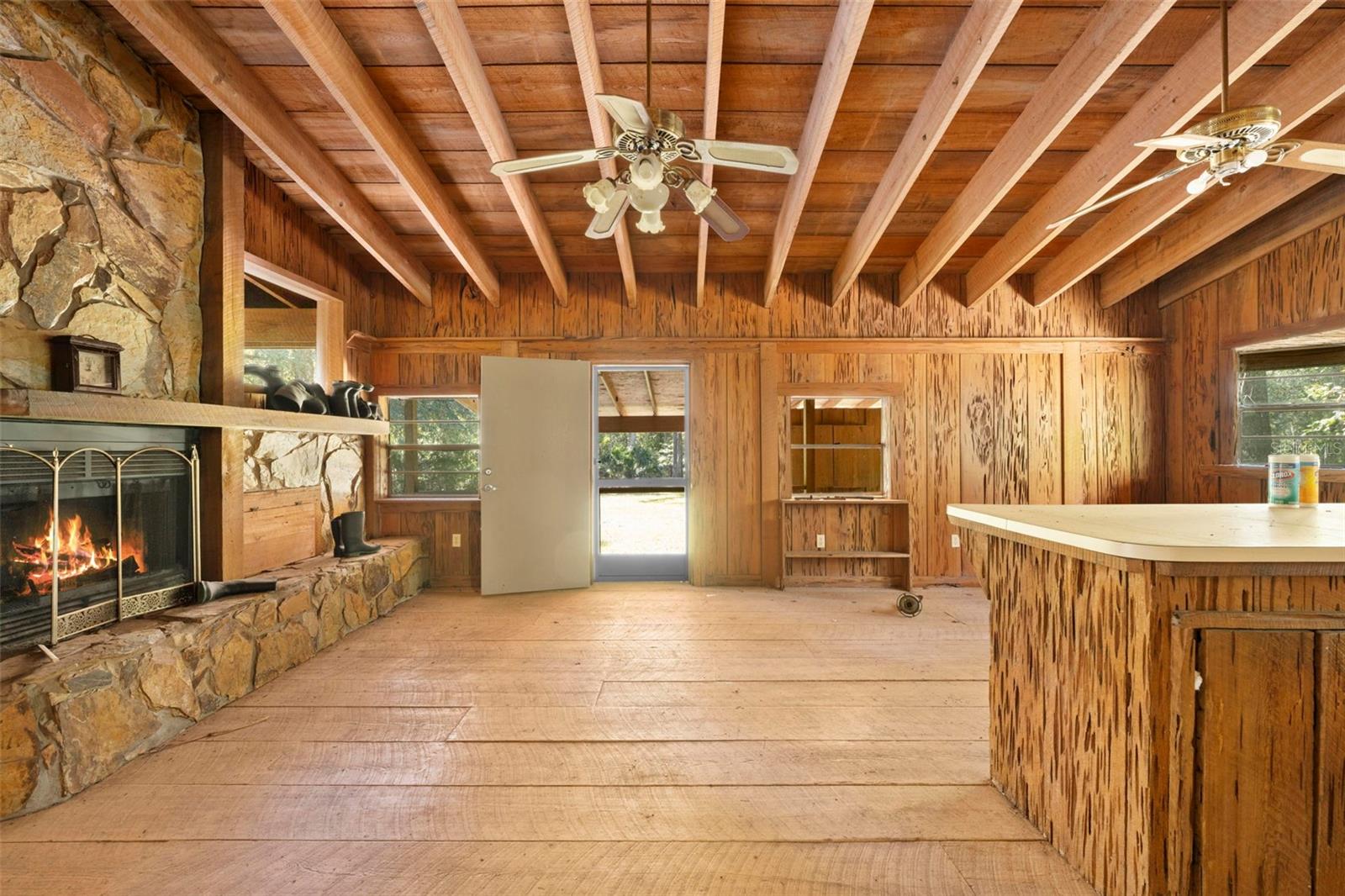 UNREC TRACTS IN 01-21S-20E - Residential