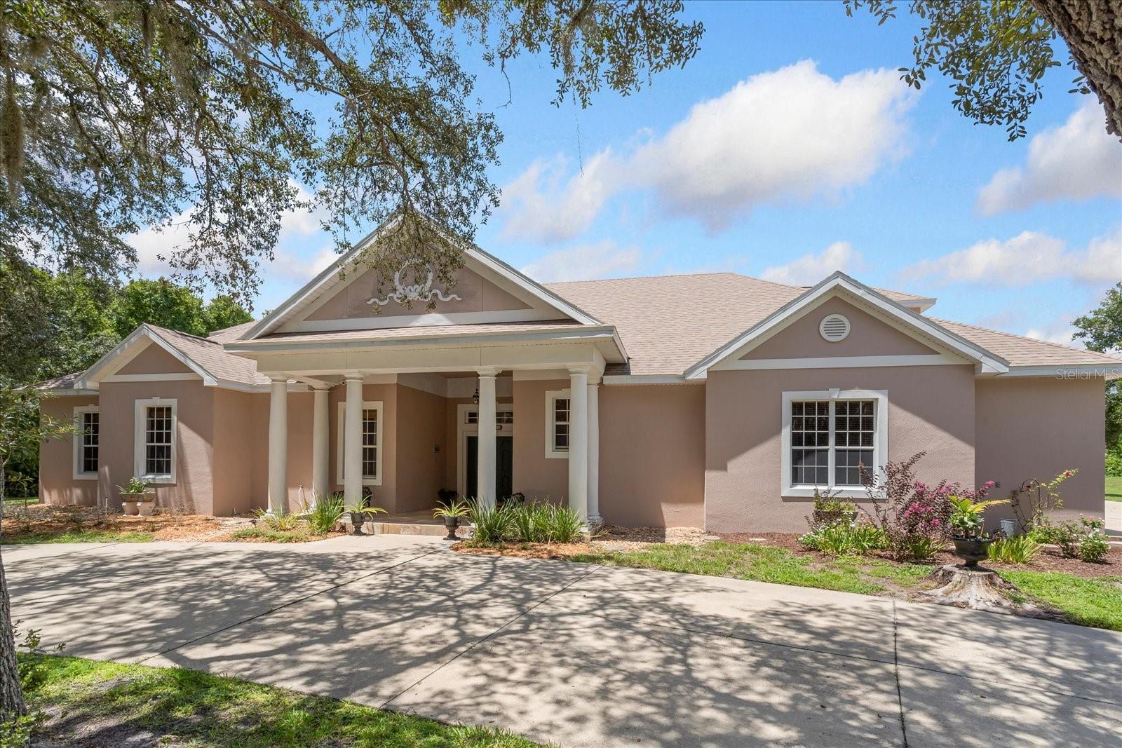 180 RIVER OAKS CIRCLE