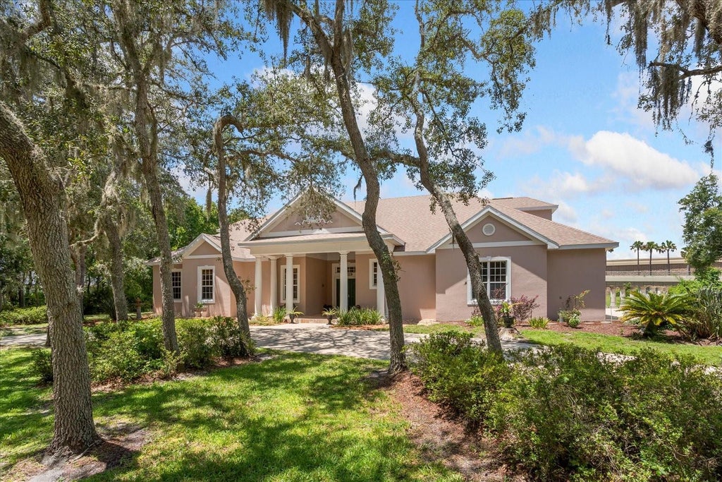 Photo of 180 River Oaks Circle, Sanford, FL 32771 (MLS # O6427808)