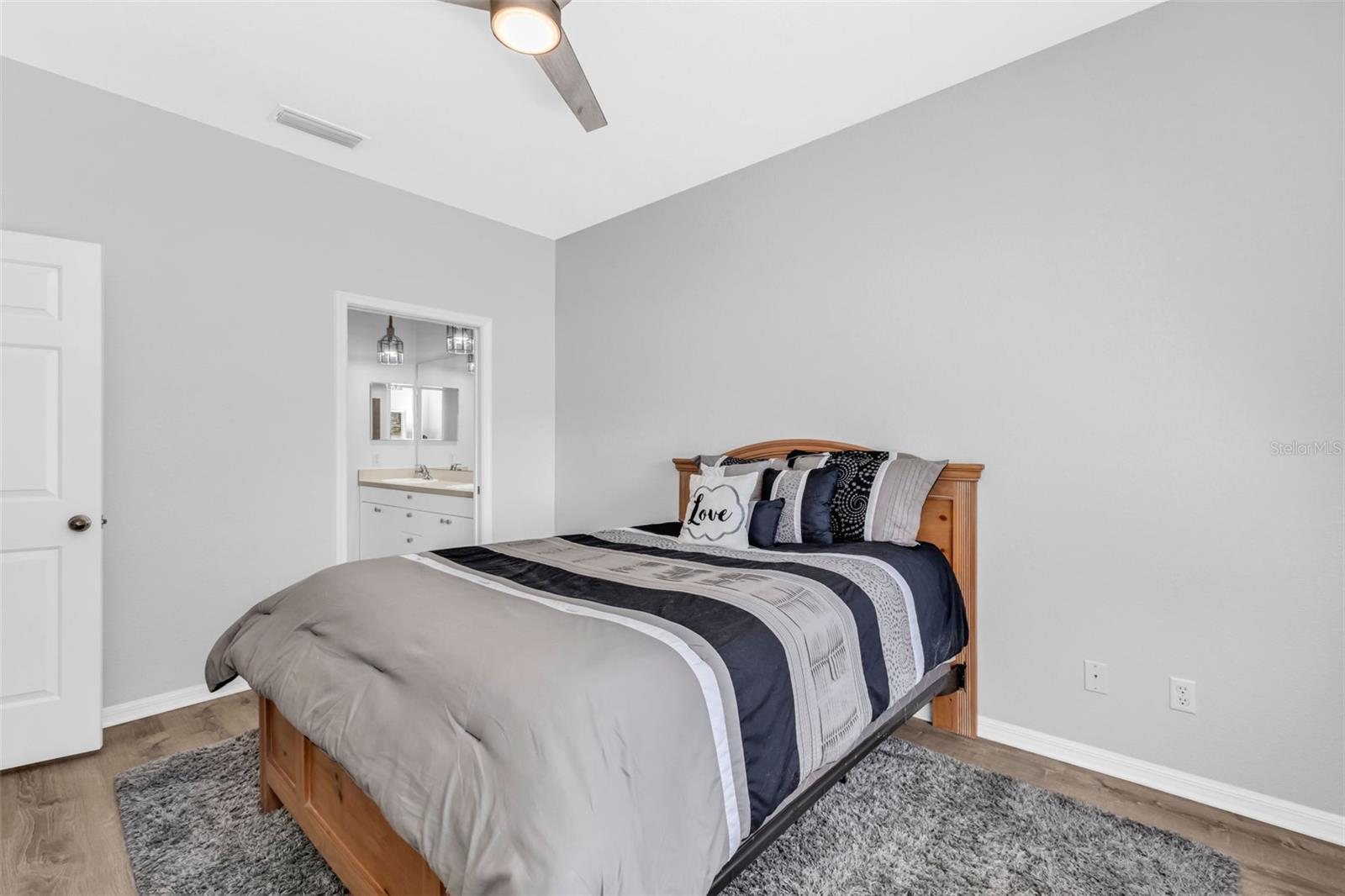 HERITAGE OAK PARK 03 - Residential Lease