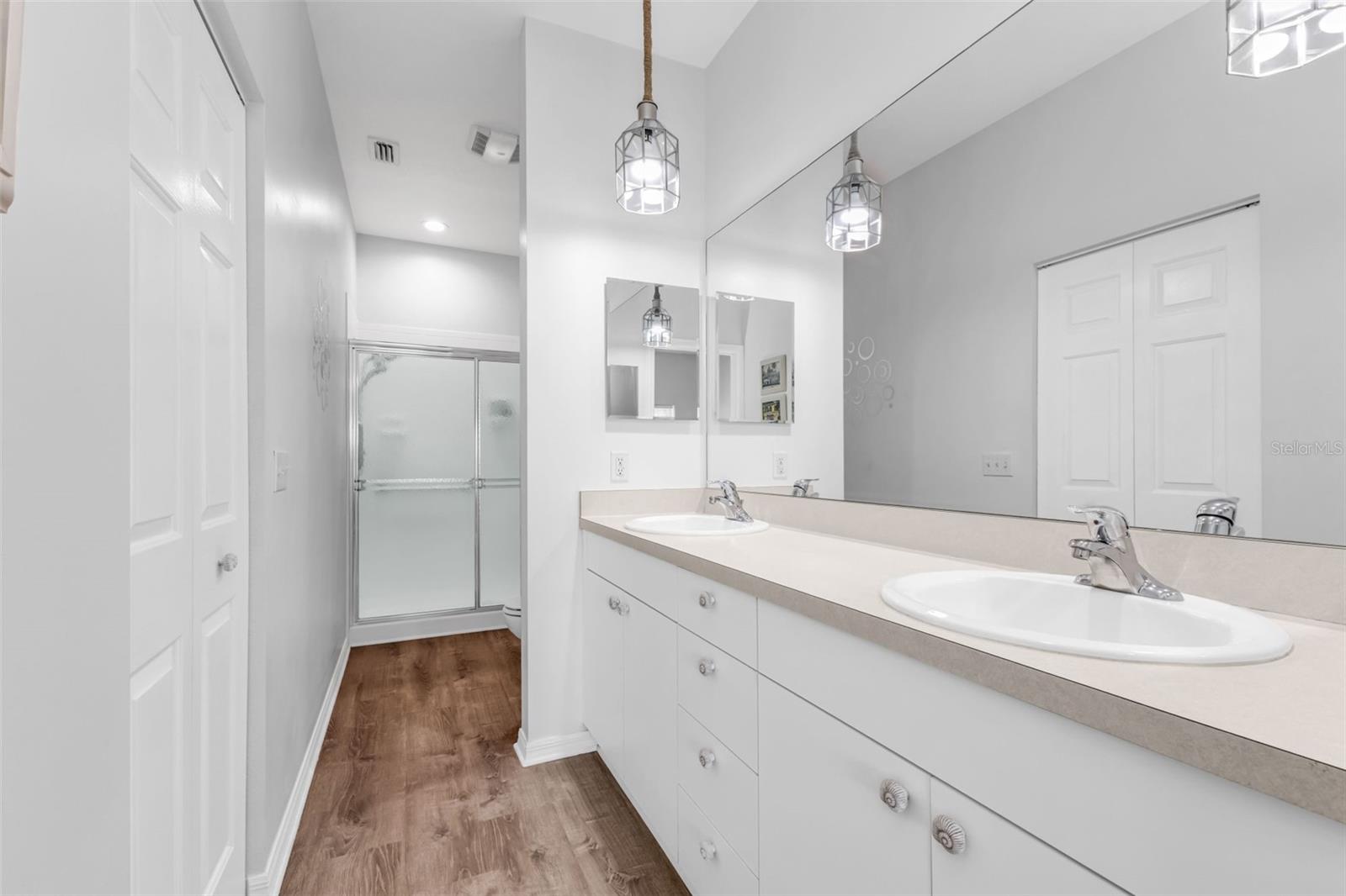 HERITAGE OAK PARK 03 - Residential Lease