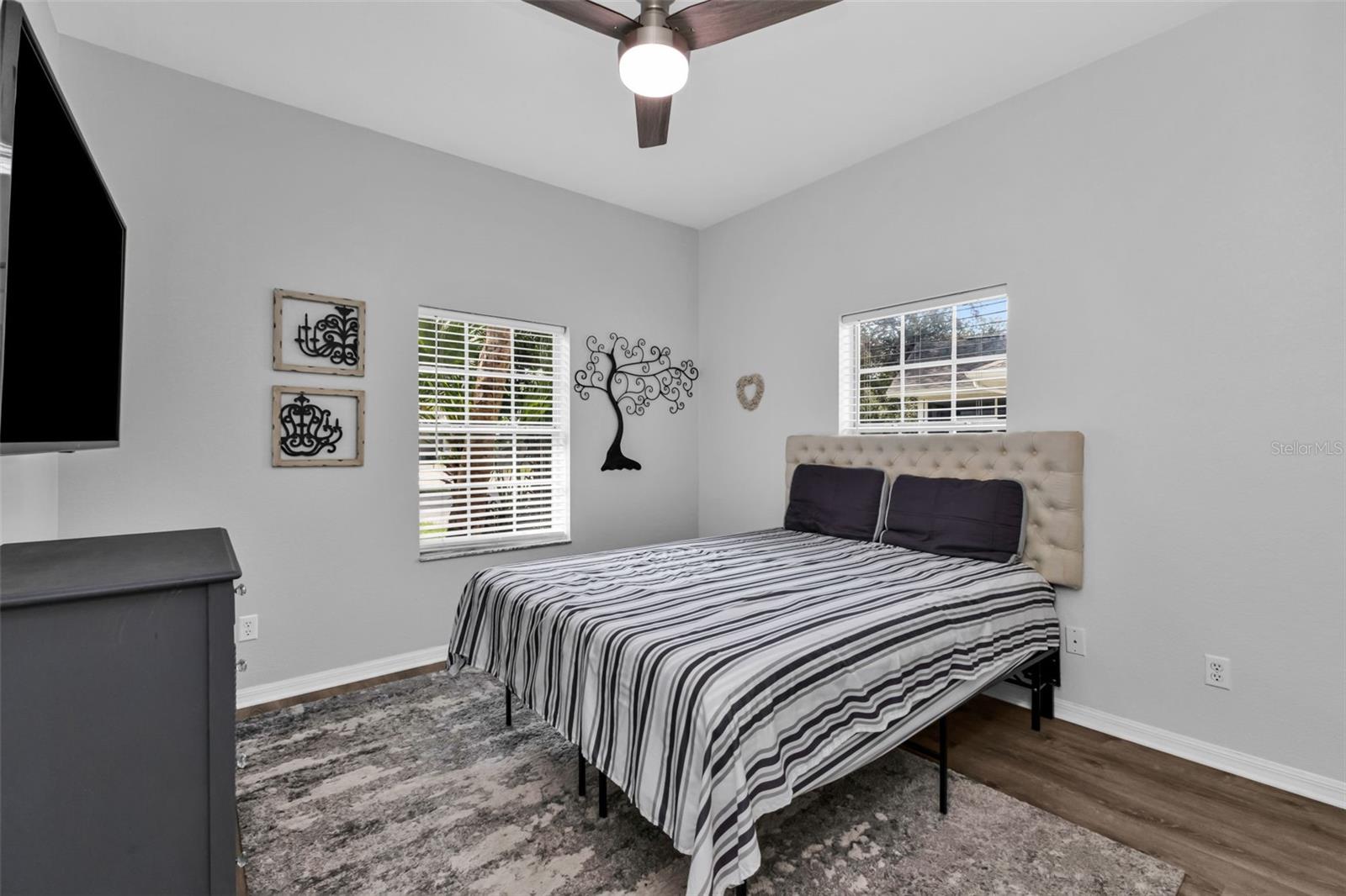 HERITAGE OAK PARK 03 - Residential Lease