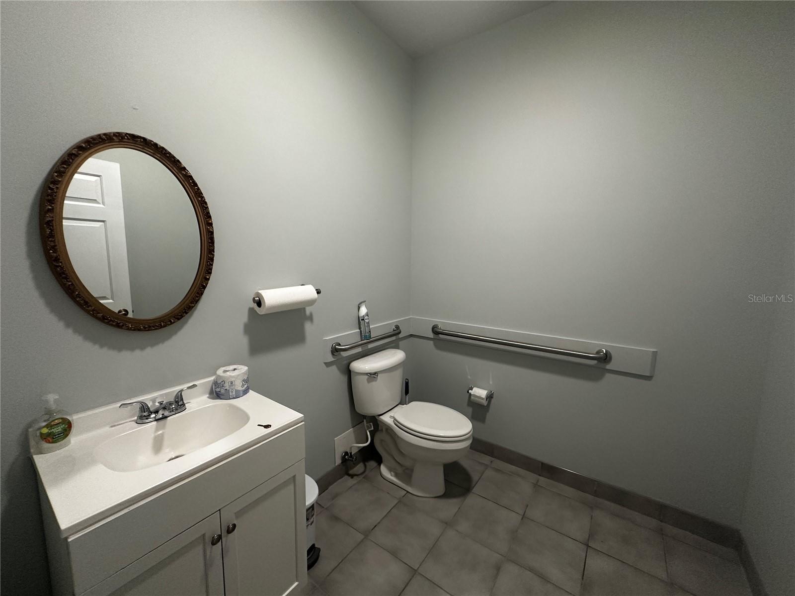 OAKHURST PROFESSIONAL PARK - Commercial Lease