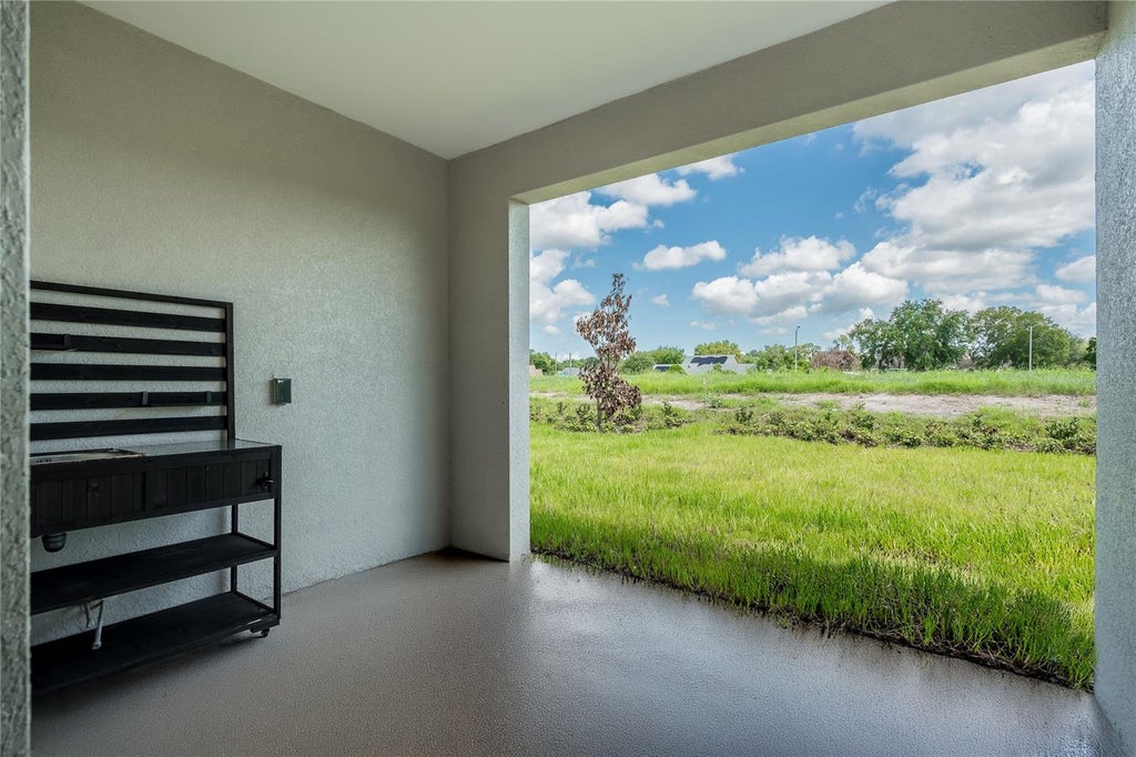 Photo of 5353 Vista Lago Drive, Orlando, FL 32811 (MLS # O6441060)