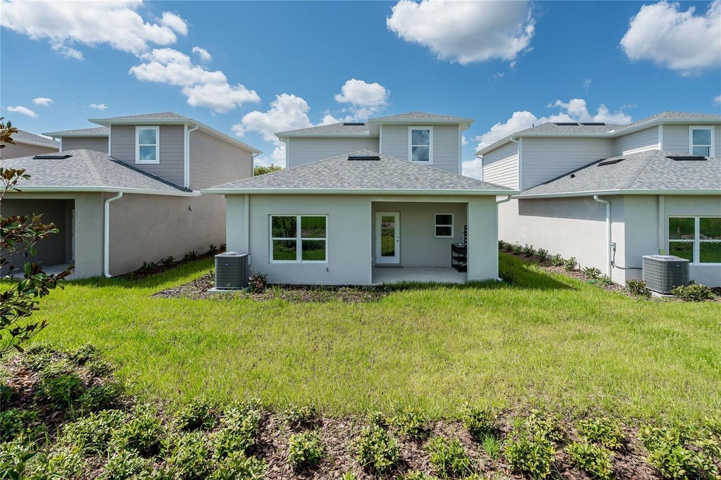 Photo of 5353 Vista Lago Drive, Orlando, FL 32811 (MLS # O6441060)