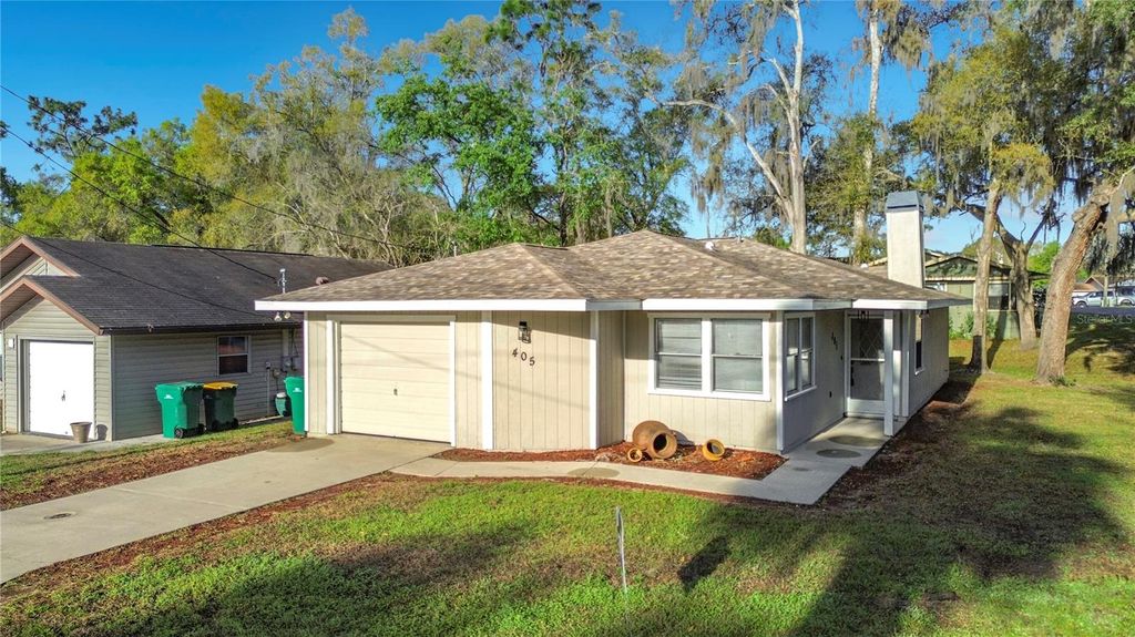 Photo of 405 E Circlewood Street, Inverness, FL 34452 (MLS # G5109601)