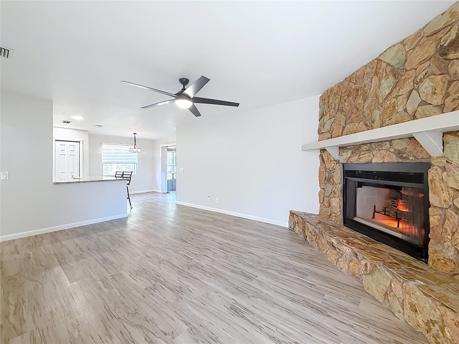 405 E CIRCLEWOOD STREET