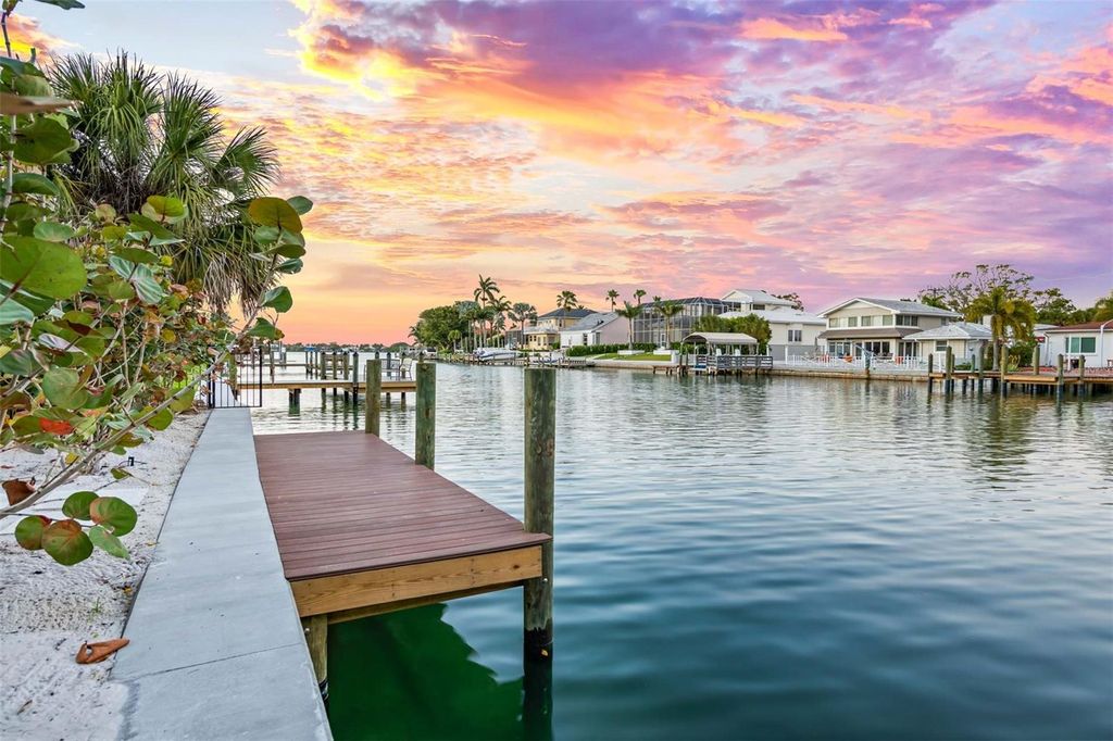 Photo of 24 N Polk Drive, Sarasota, FL 34236 (MLS # A4667696)