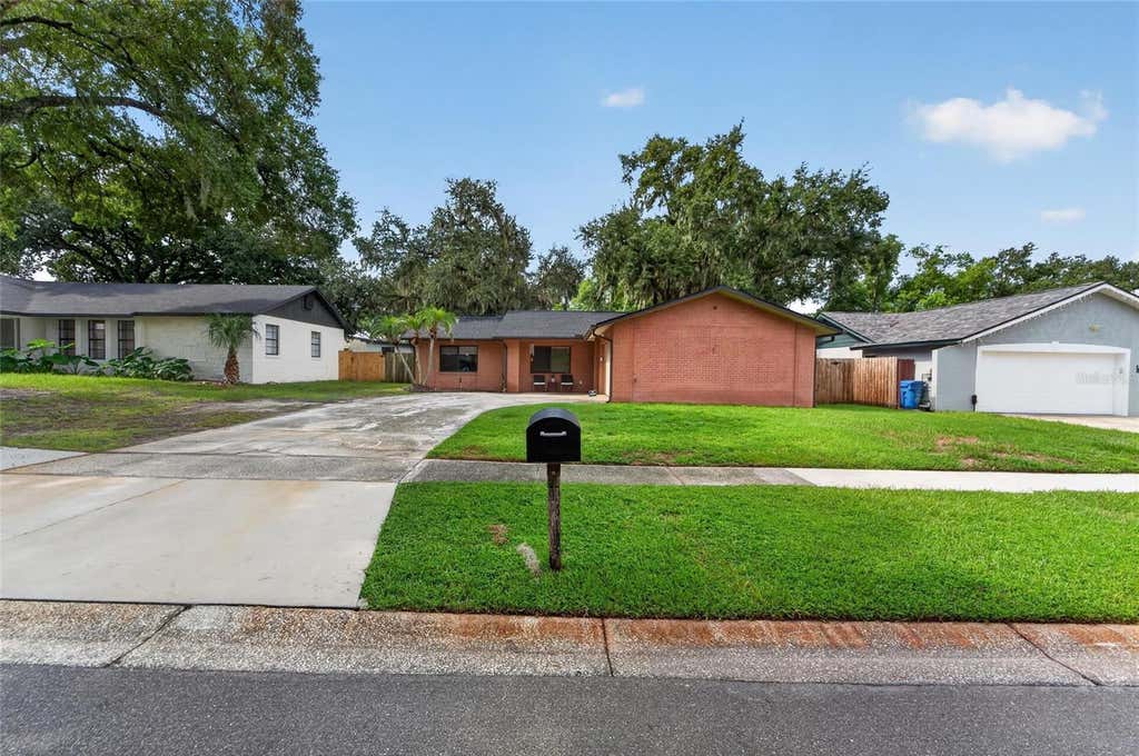 Photo of 3721 Coppertree Circle, Brandon, FL 33511 (MLS # O6429394)