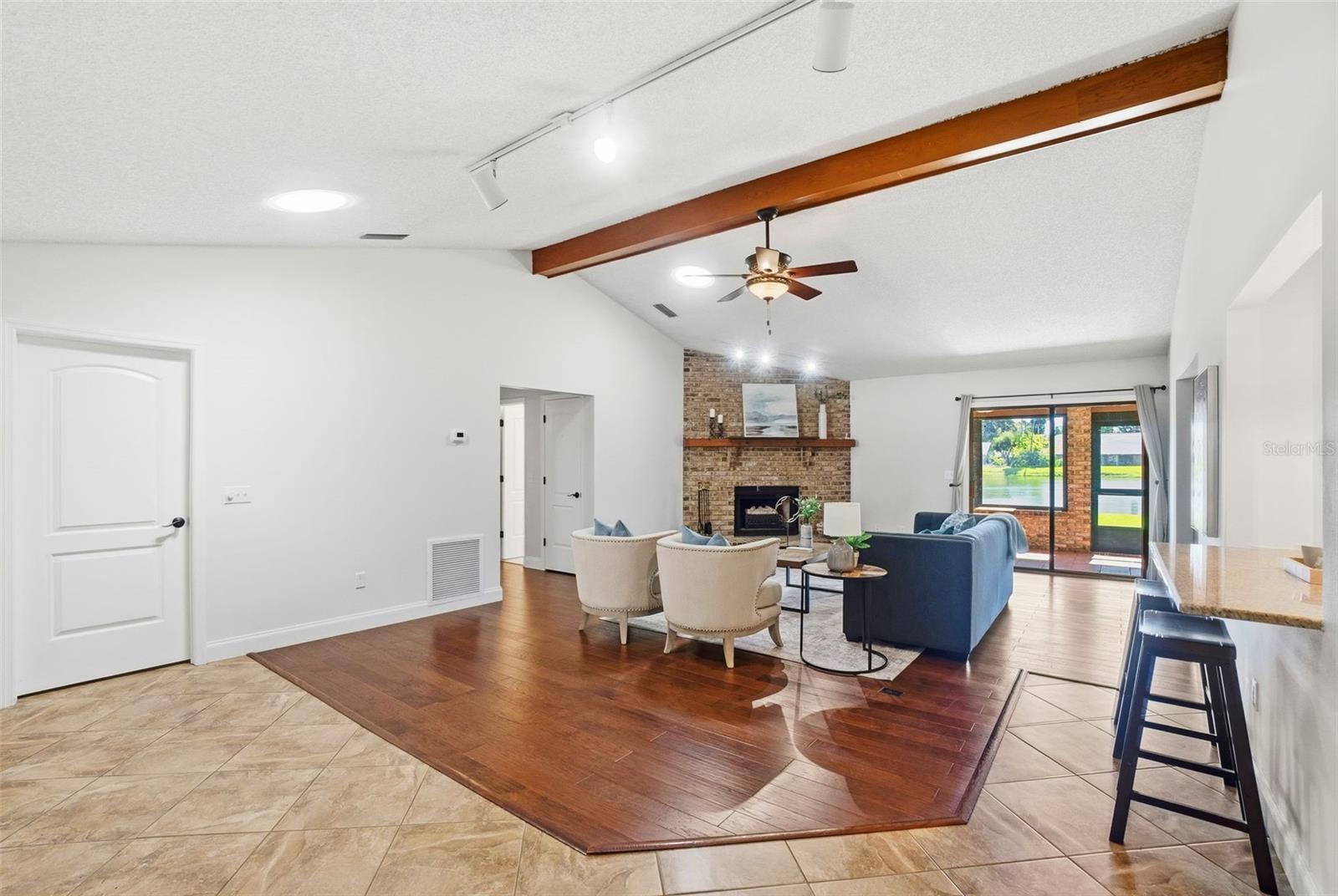 BRYAN CAVE ESTATES - Residential