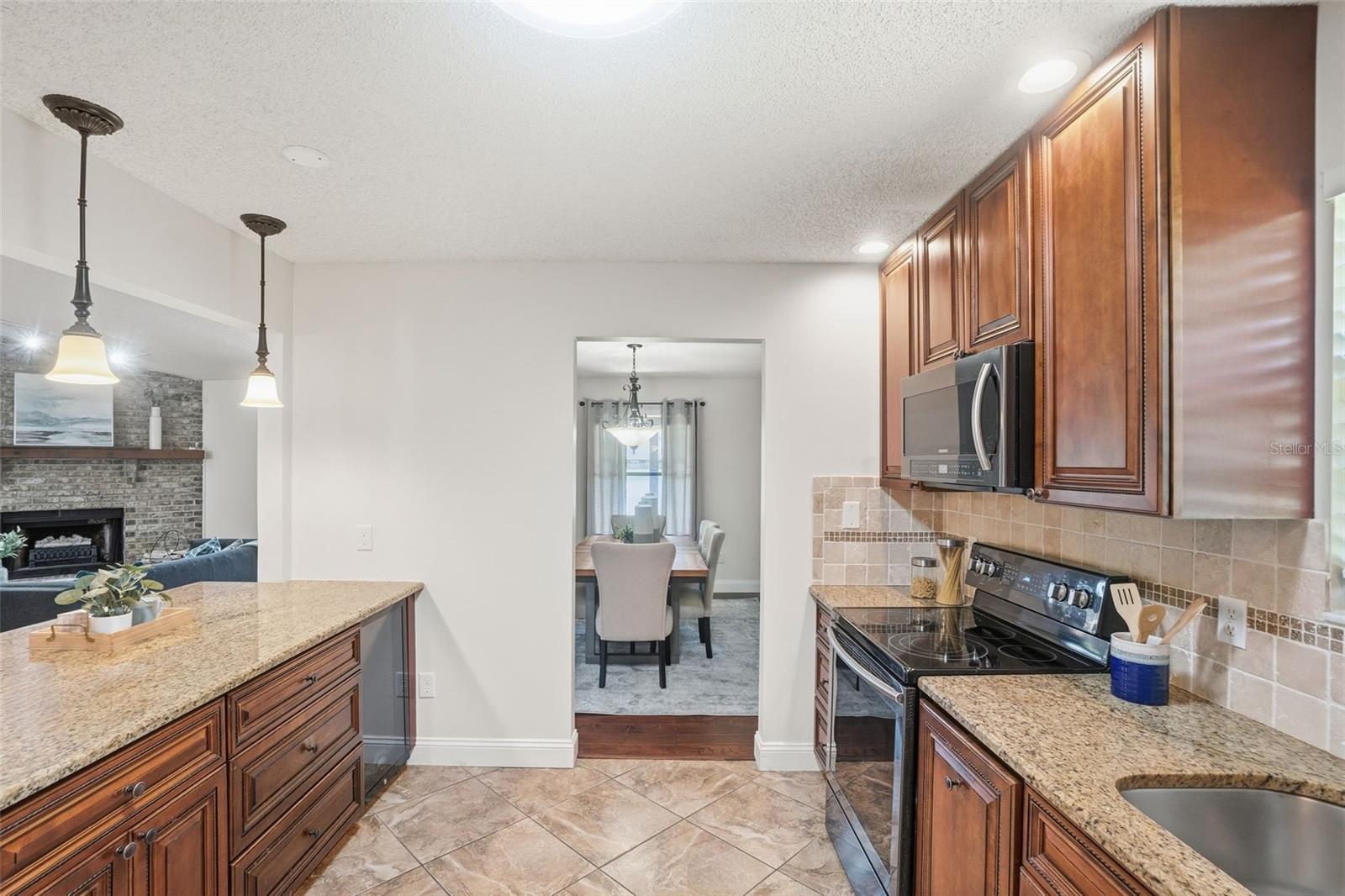 BRYAN CAVE ESTATES - Residential