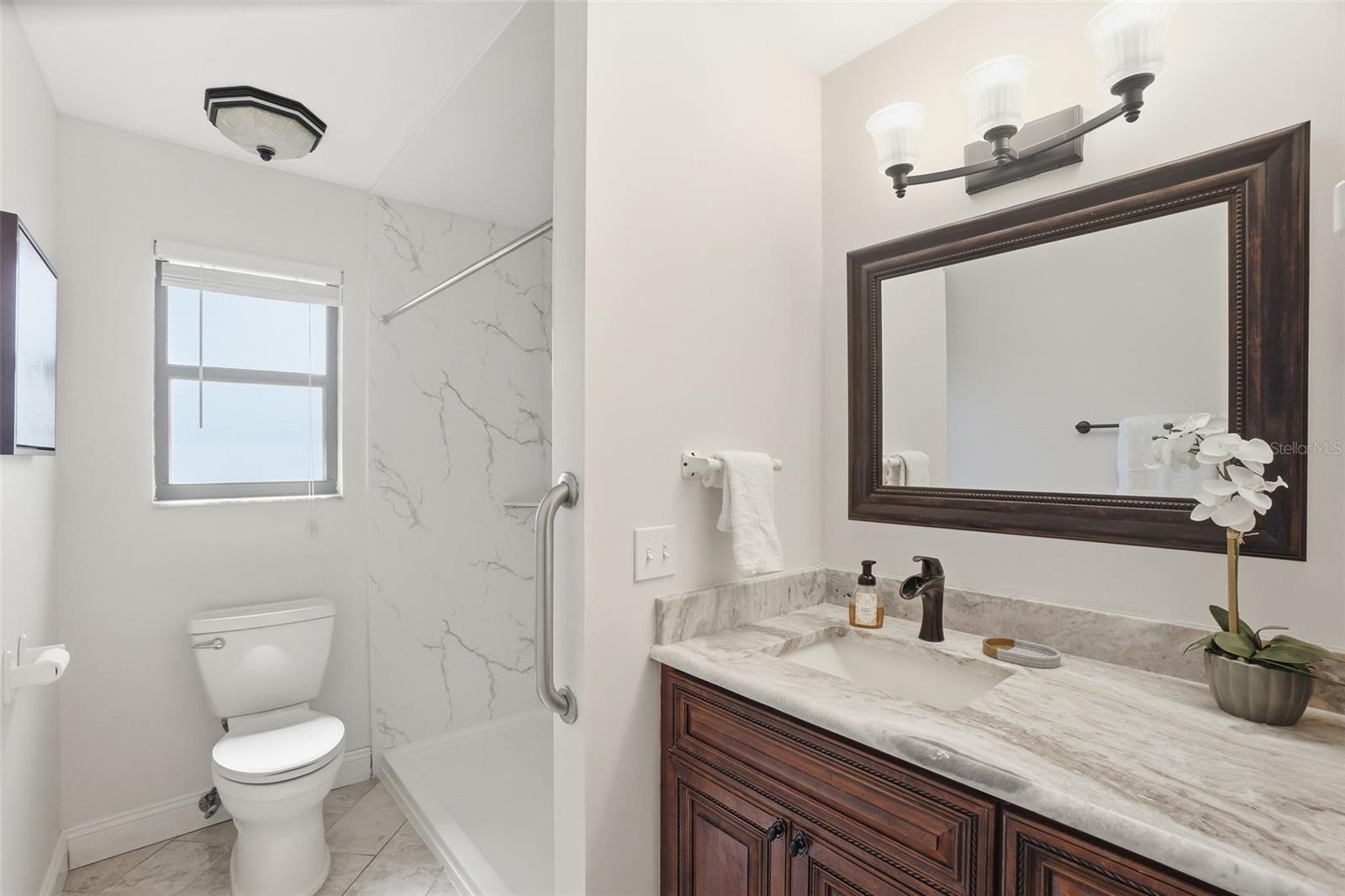 BRYAN CAVE ESTATES - Residential