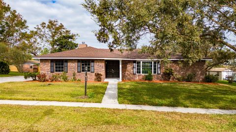 A home in LAKELAND