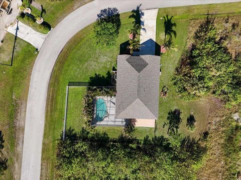 A home in PORT CHARLOTTE