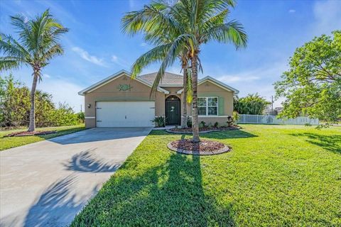 A home in PORT CHARLOTTE