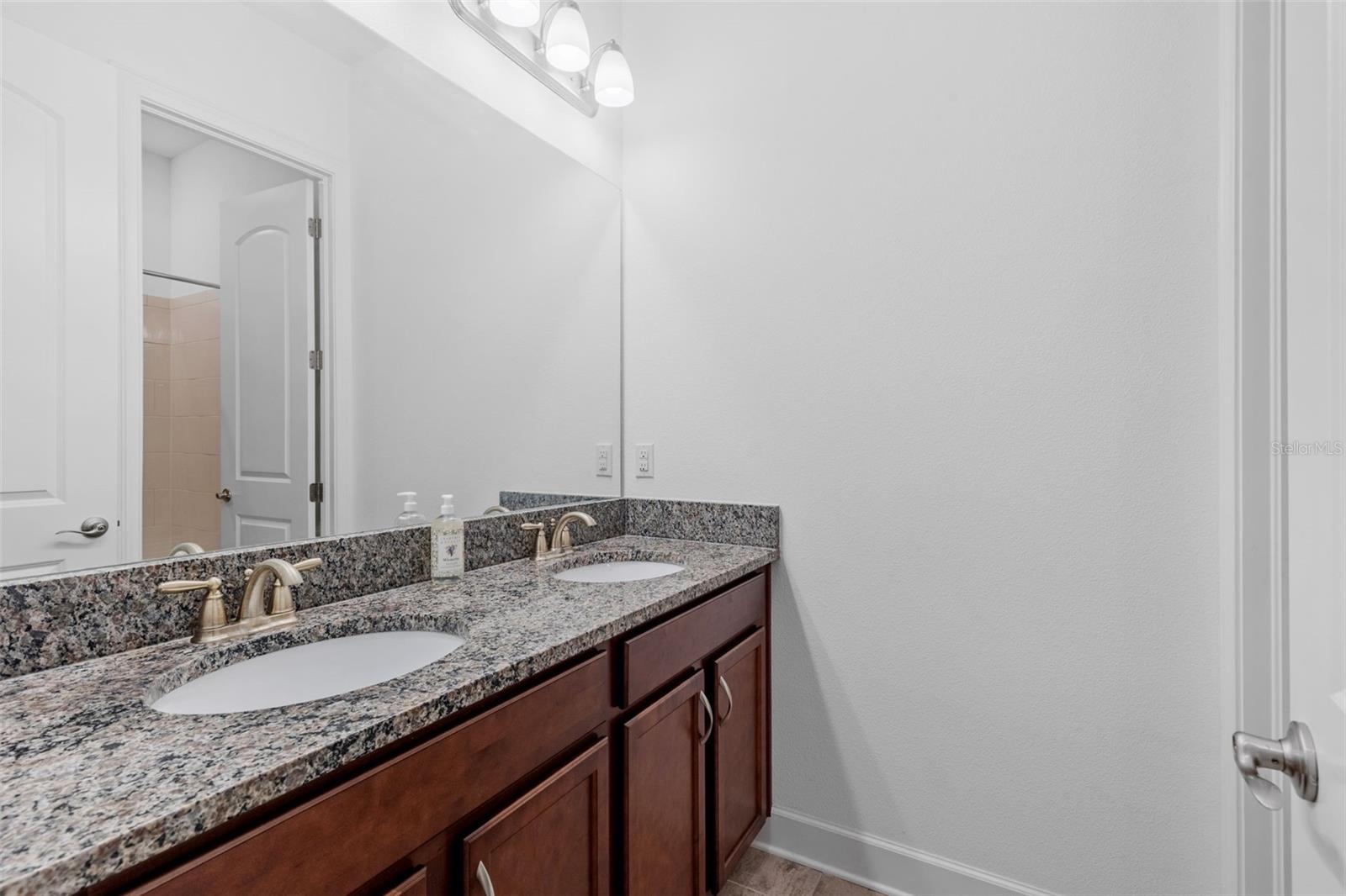 LAKE HANNA PRESERVE - Residential