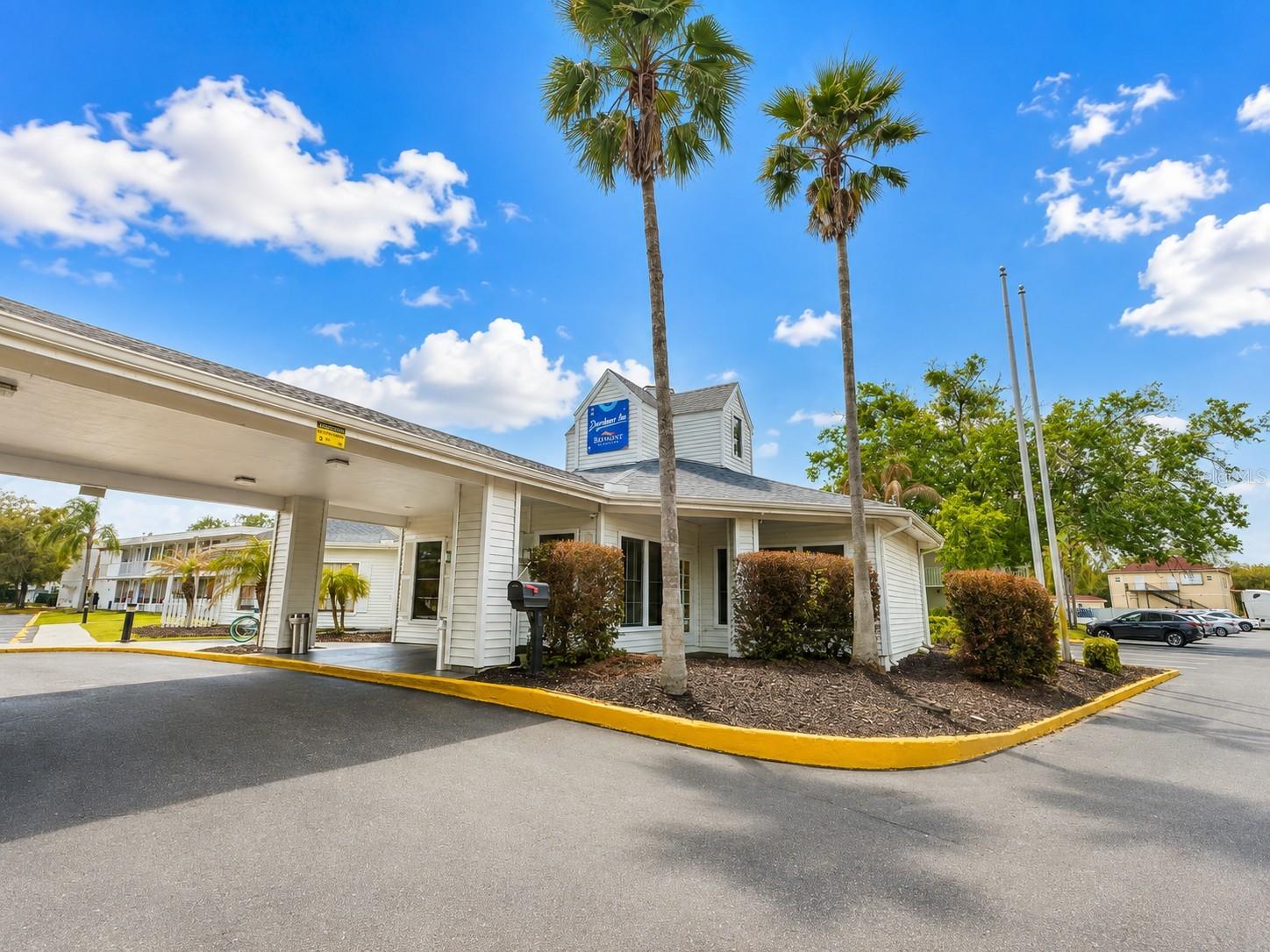 2930 POLYNESIAN ISLE BOULEVARD 105
