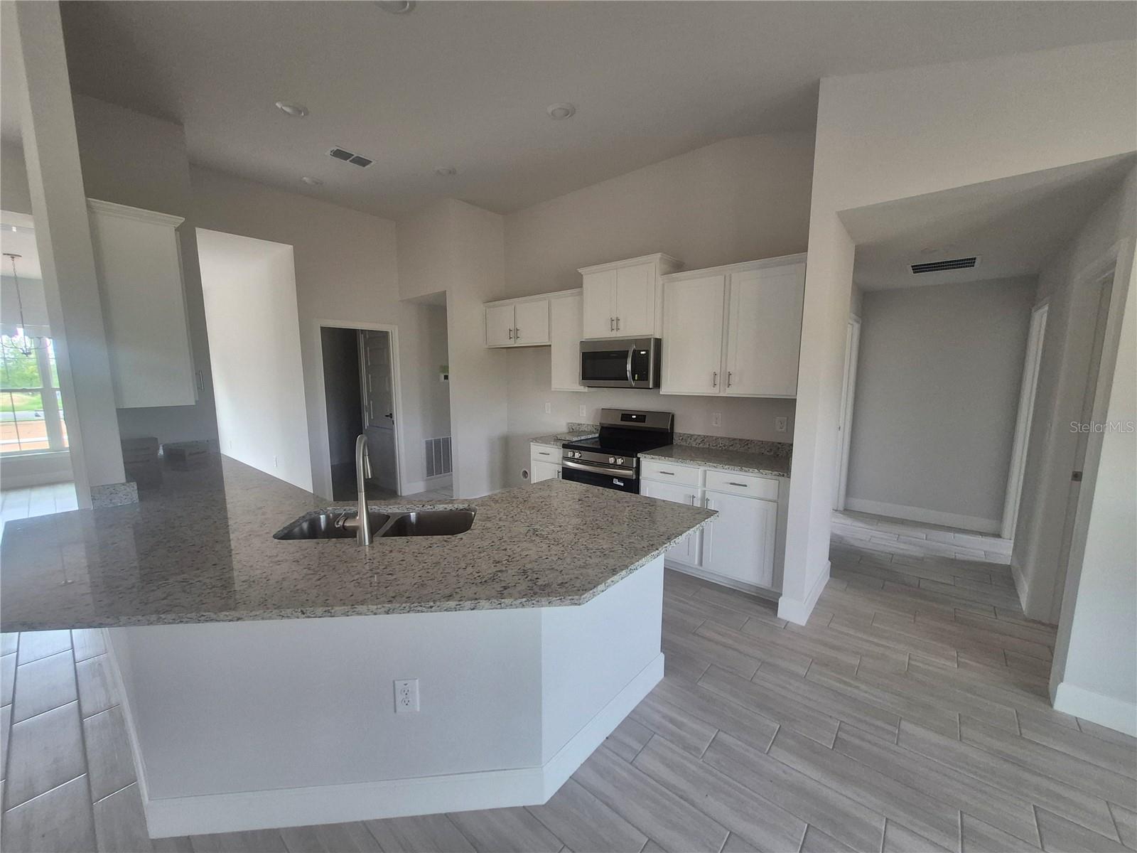HILL COUNTRY ESTATES - Residential