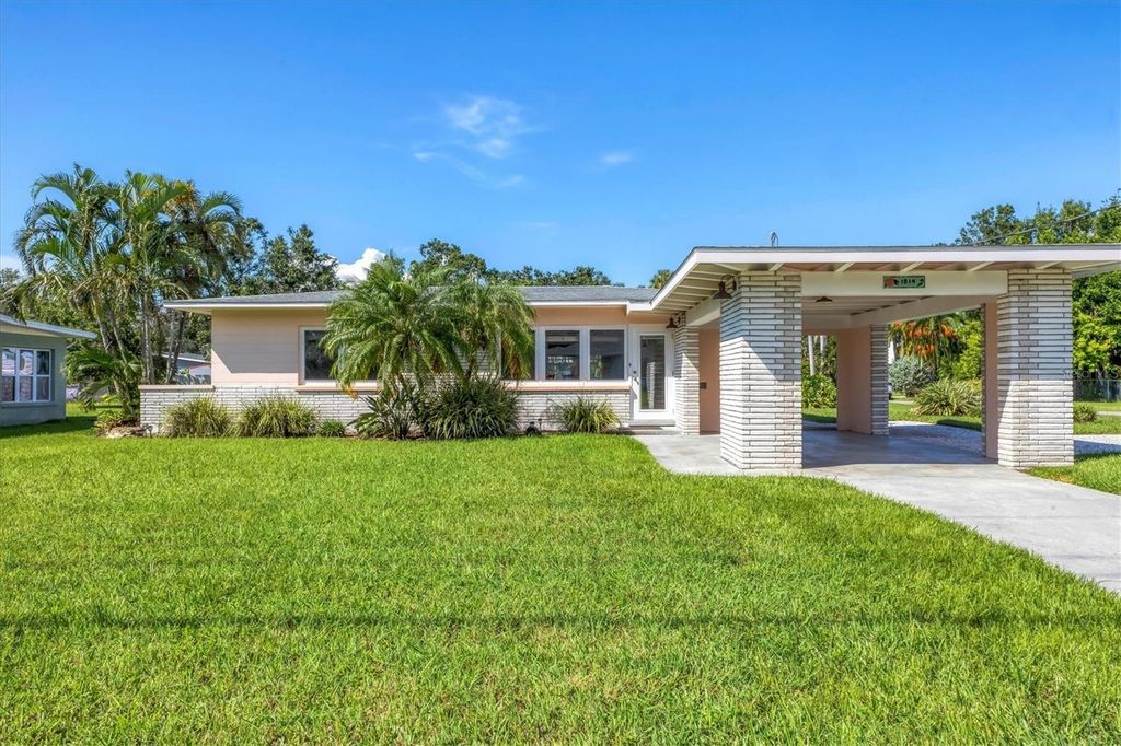 Photo of 1814 7th Street W, Palmetto, FL 34221 (MLS # A4665538)