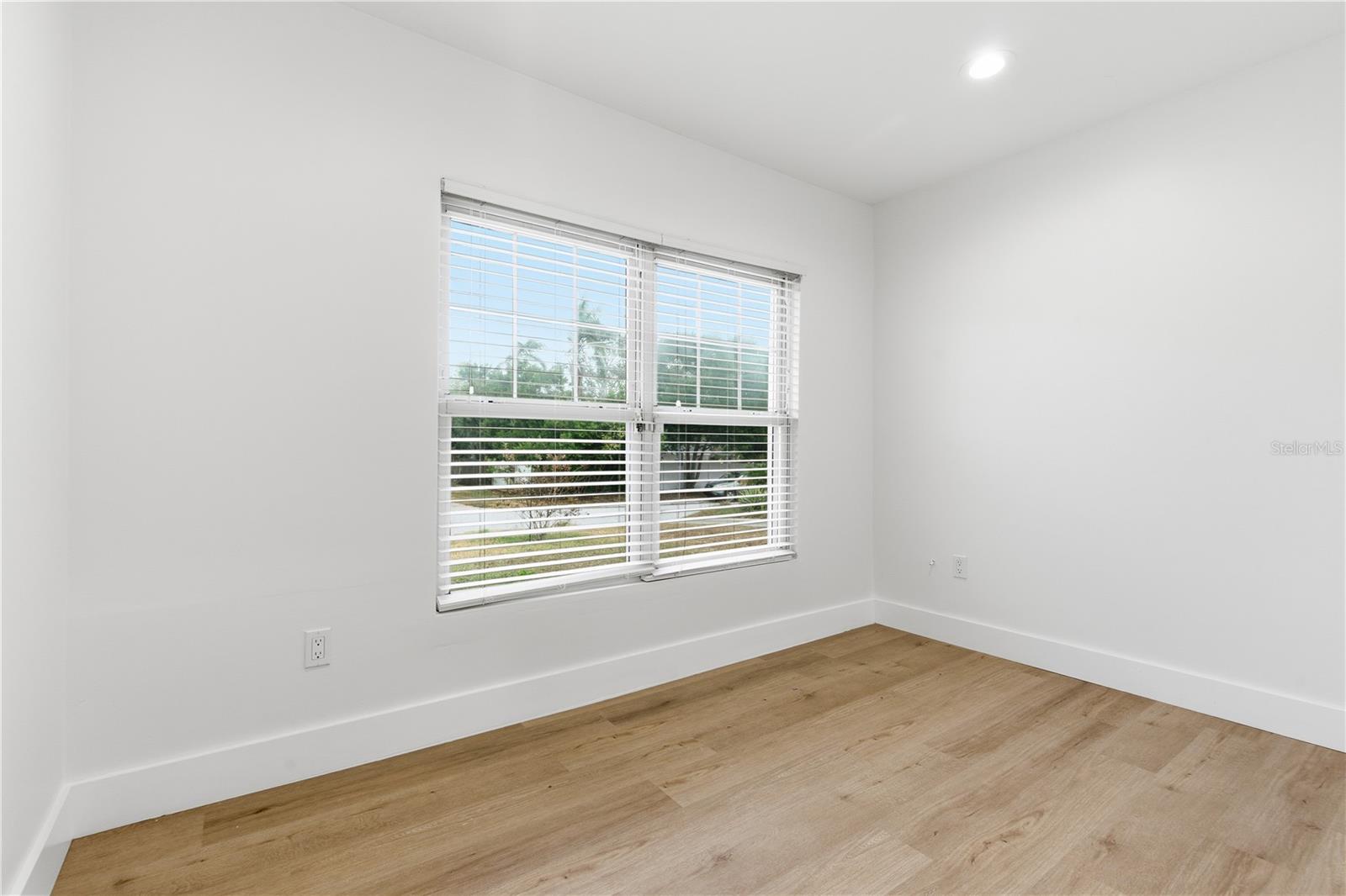 SHIRLEY MANOR SUB - Residential