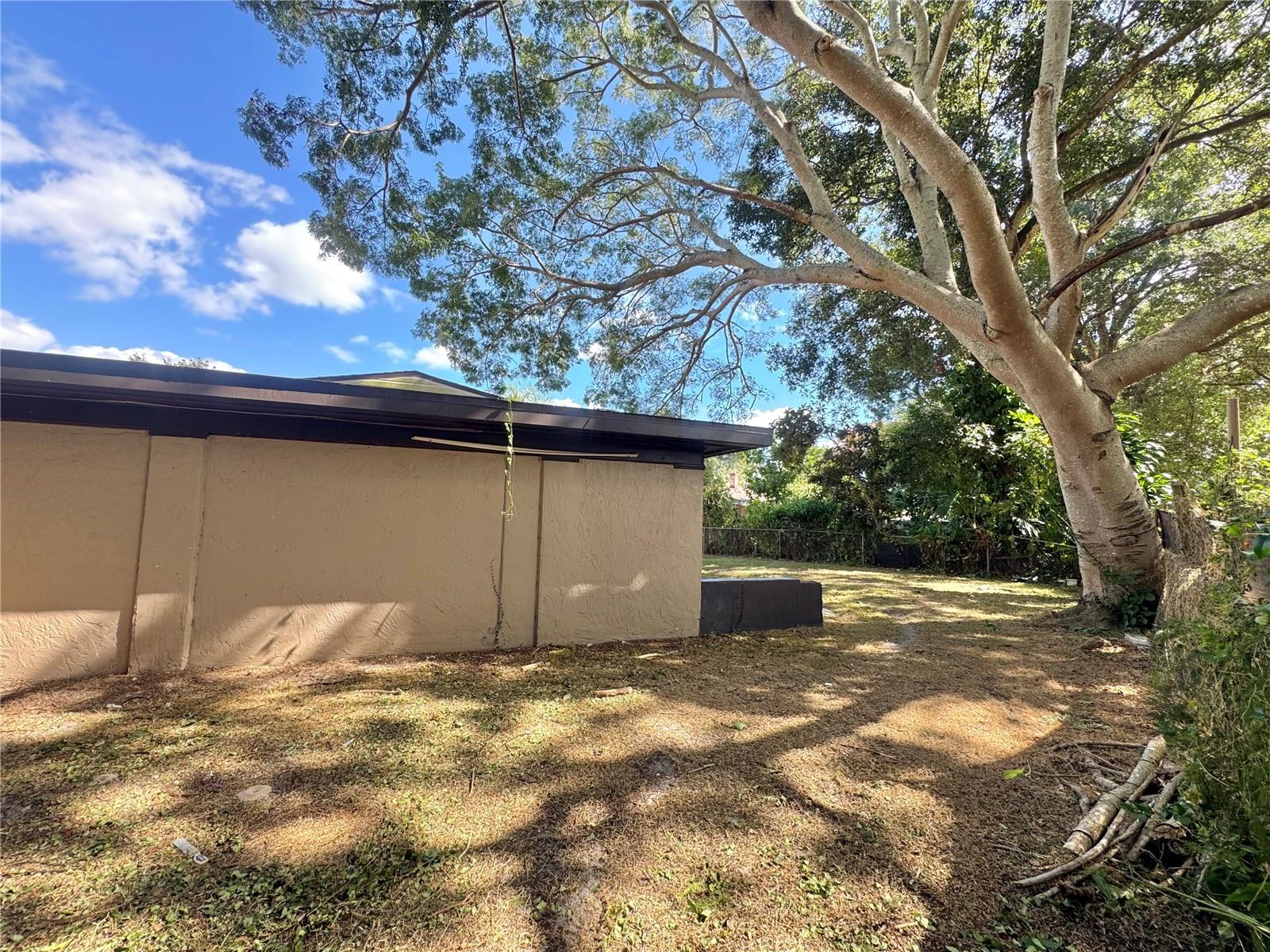 BILTMORE SHORES - Residential