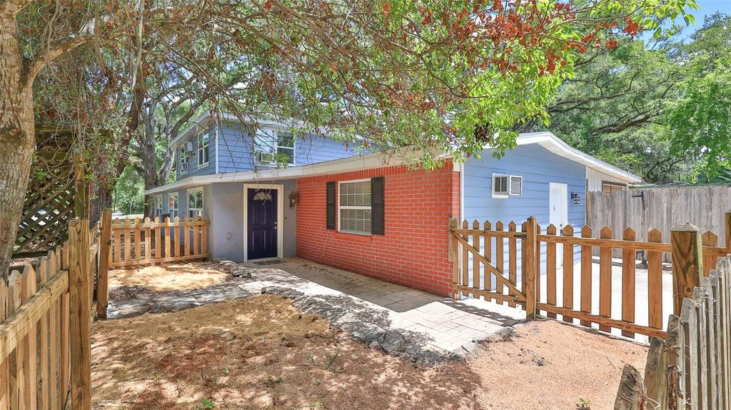Photo of 801 E 20th Street, Sanford, FL 32771 (MLS # O6408932)