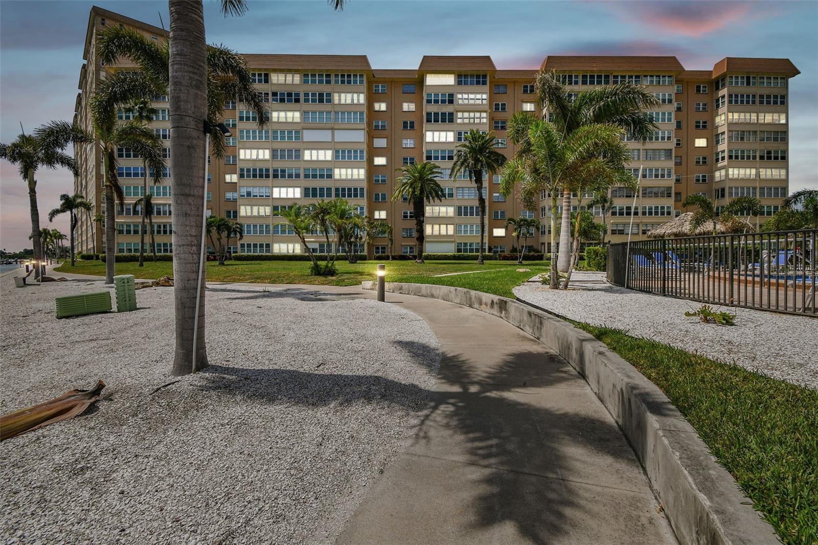 BAYWAY ISLES POINT BRITTANY THREE - Residential