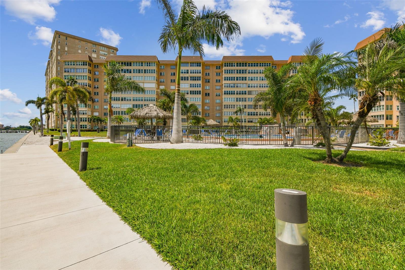 BAYWAY ISLES POINT BRITTANY THREE - Residential