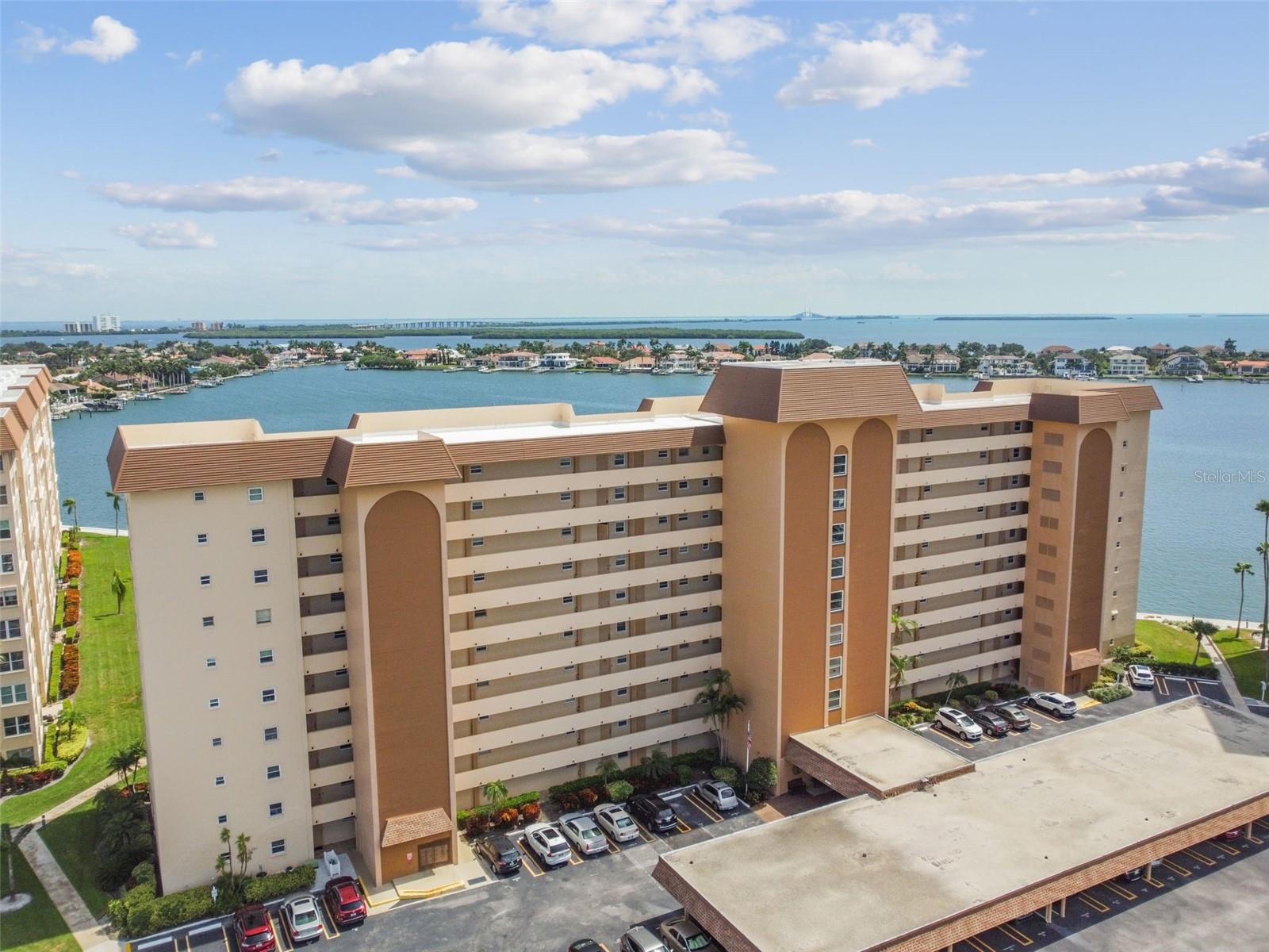 BAYWAY ISLES POINT BRITTANY THREE - Residential