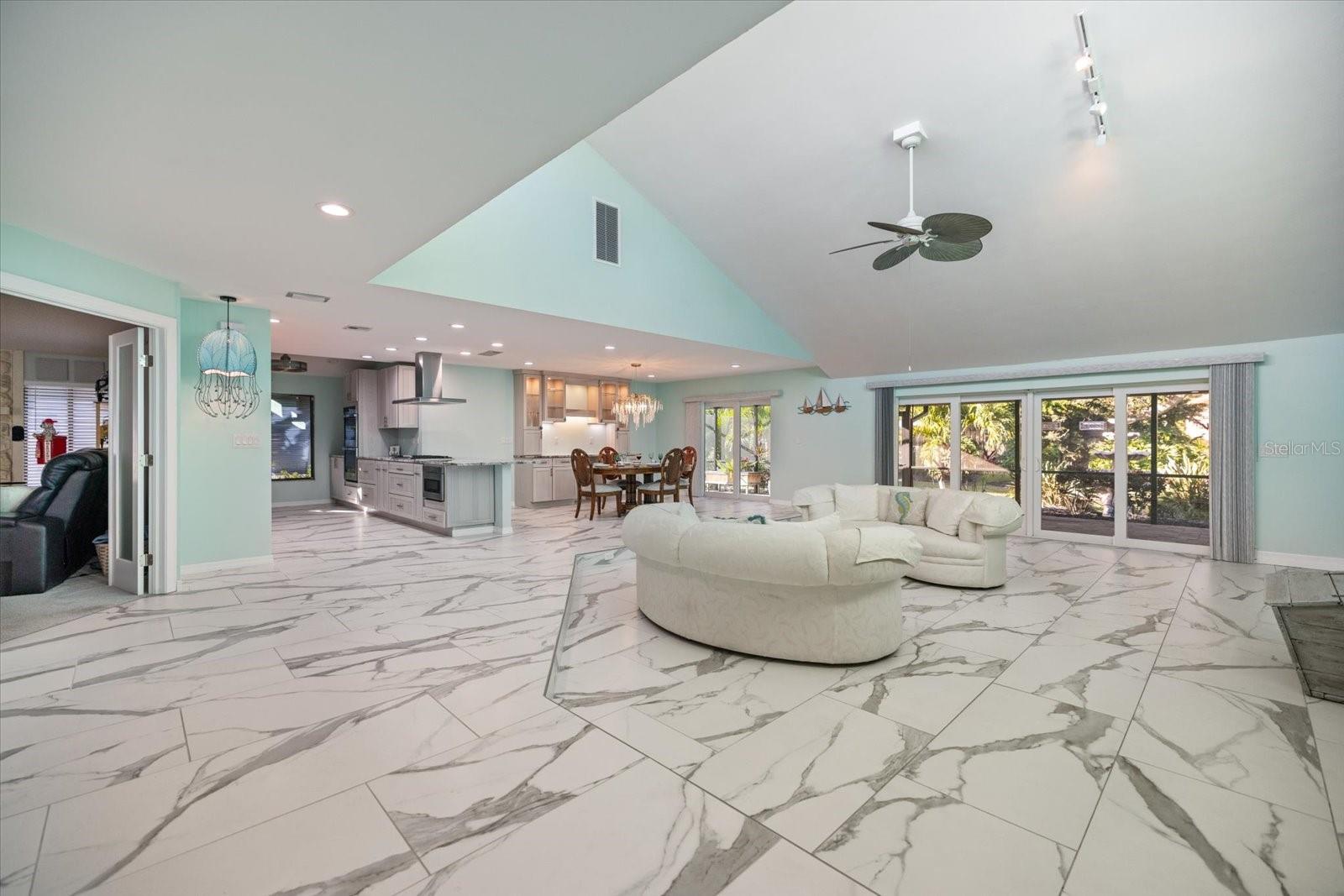 SOUTHBAY YACHT & RACQUET CLUB - Residential