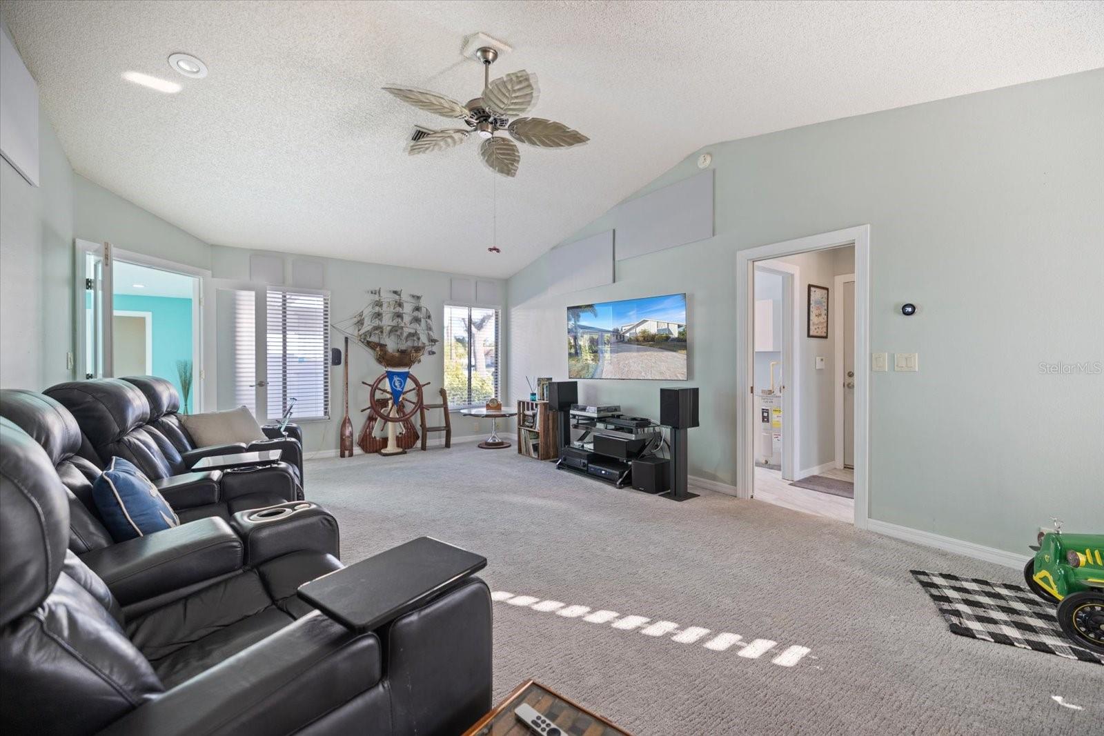 SOUTHBAY YACHT & RACQUET CLUB - Residential