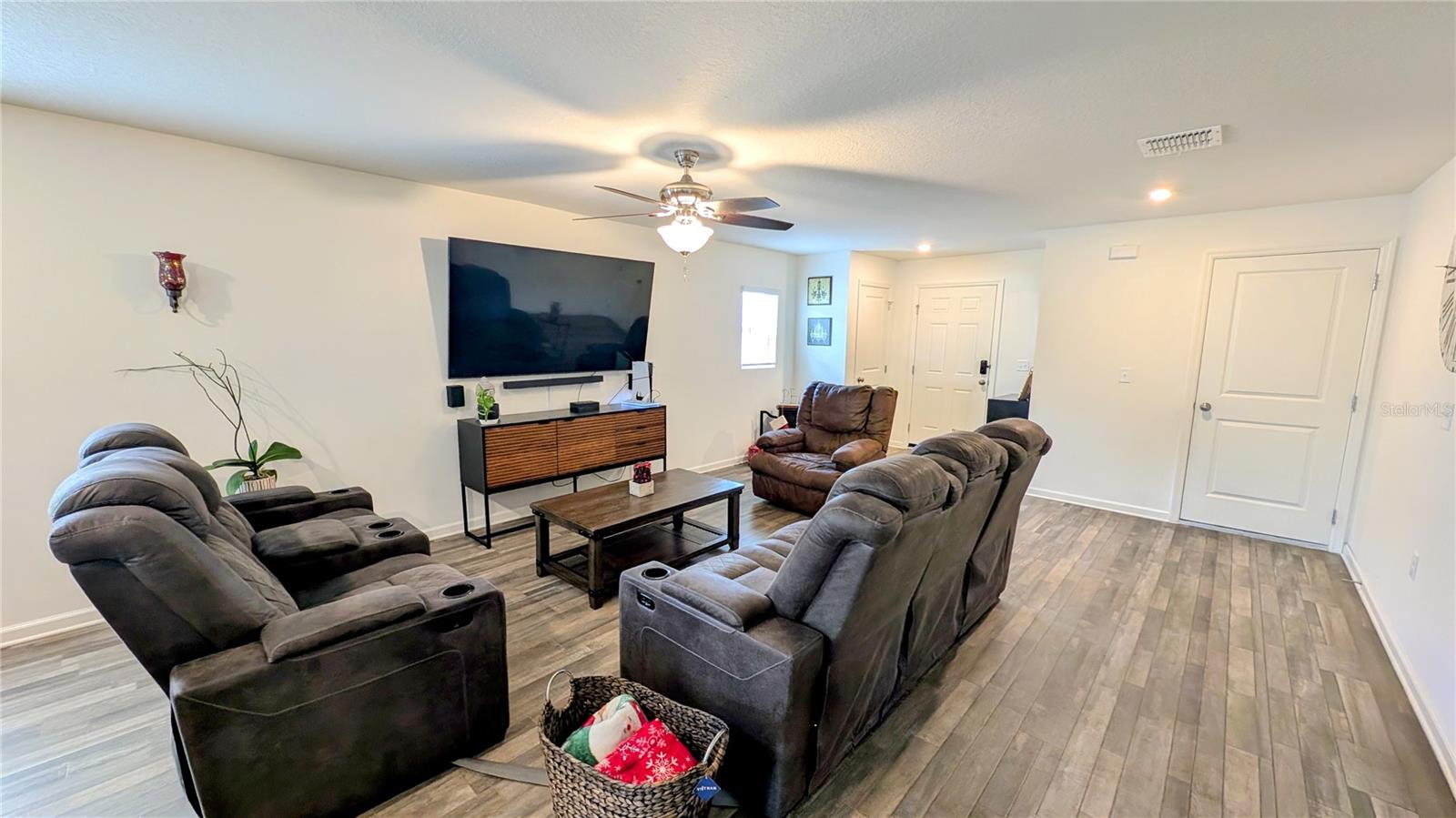 SCENIC TERRACE SOUTH PH 1 - Residential Lease