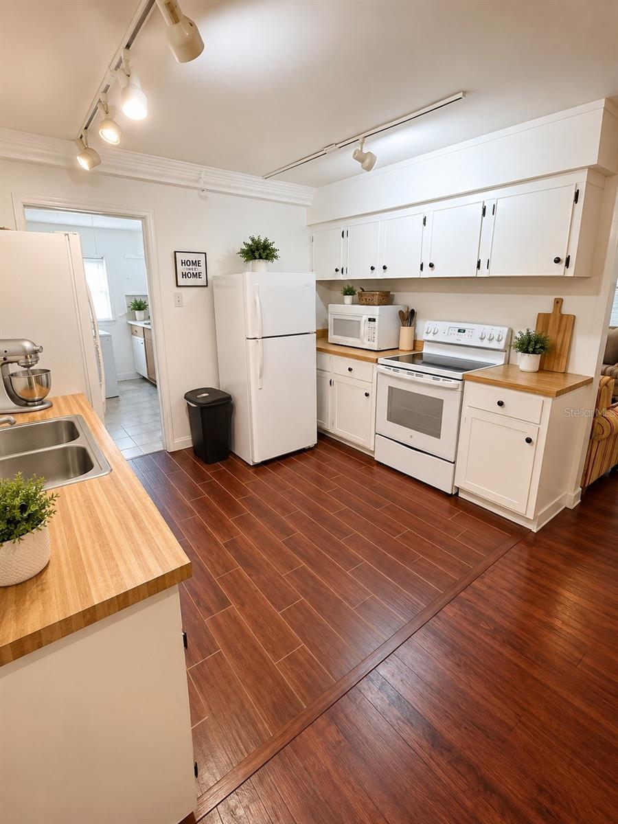 5609 PERRINE DRIVE