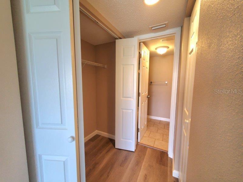 ISLANDER POINT - Residential Lease
