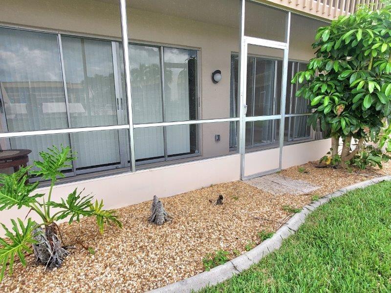 ISLANDER POINT - Residential Lease