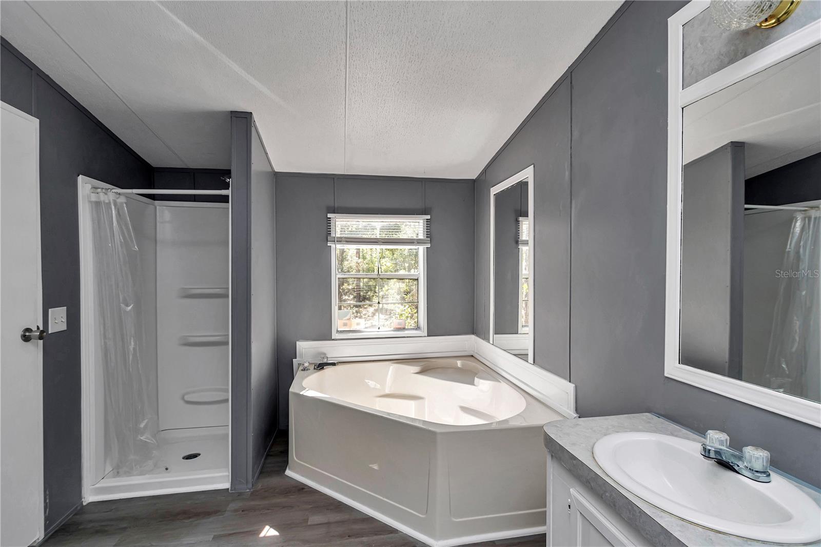 BRONSON HEIGHTS - Residential