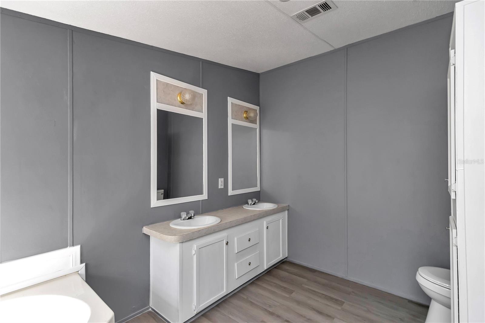 BRONSON HEIGHTS - Residential