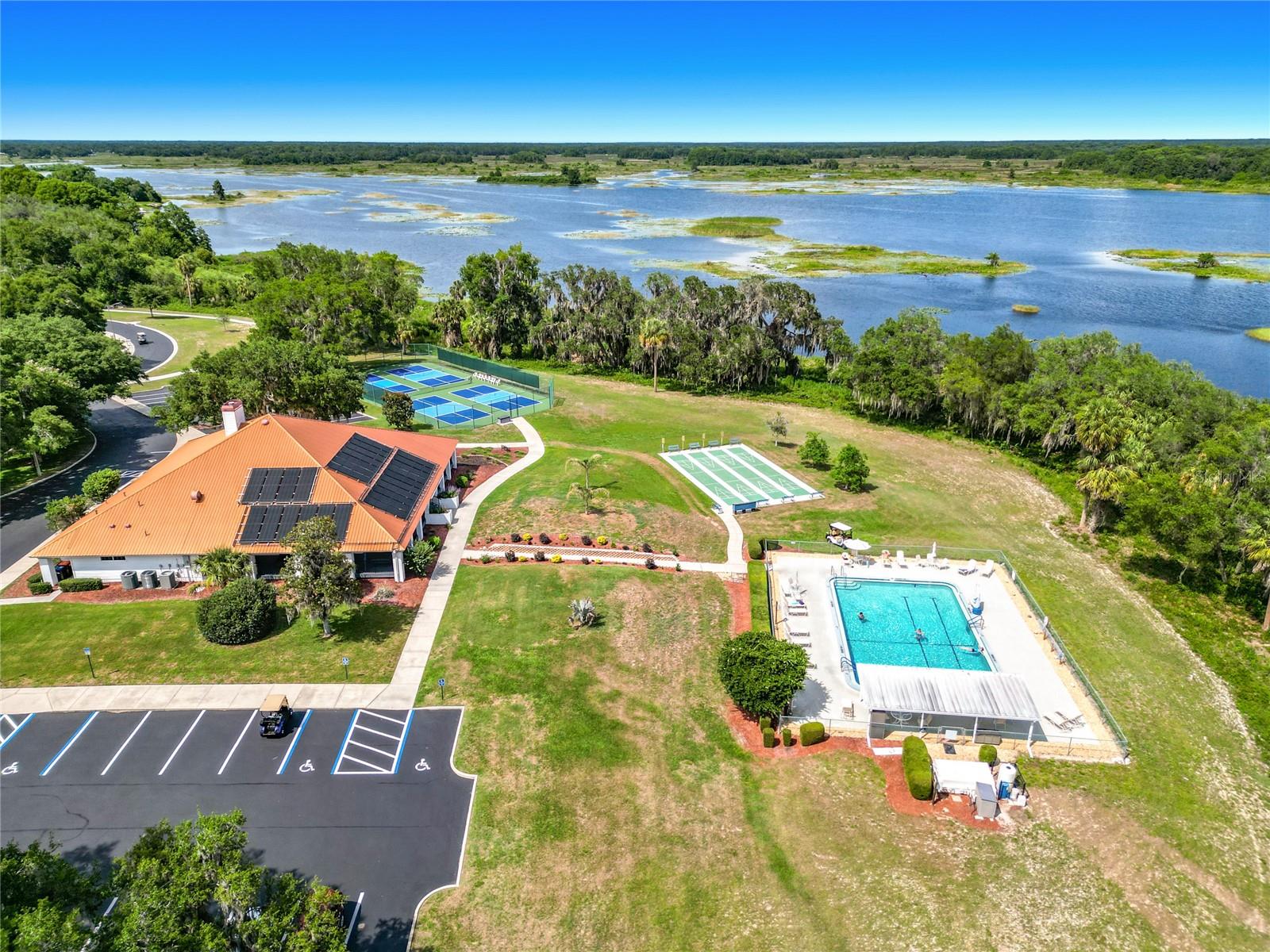 ABOR LAKES - Residential