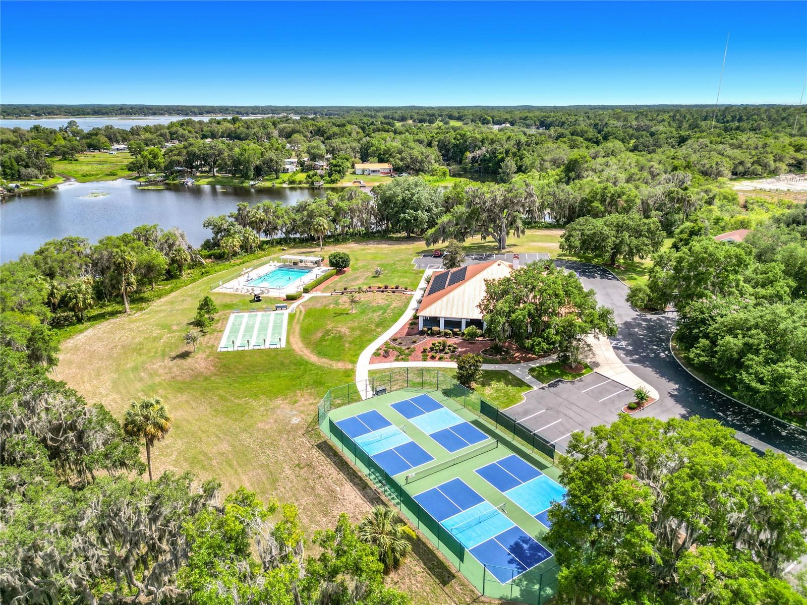 ABOR LAKES - Residential